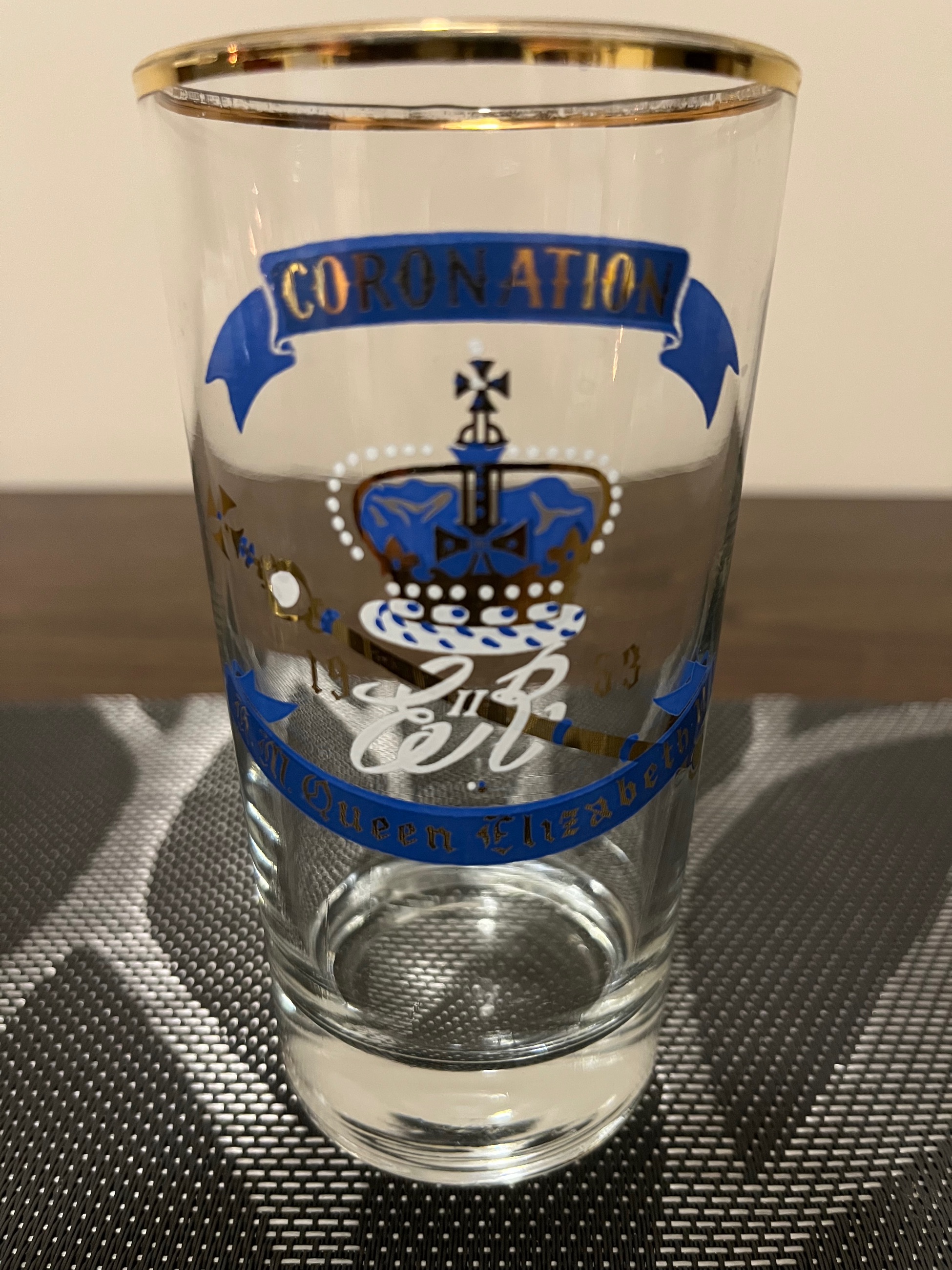 Photo of Queen Elizabeth II, 1953, Gold Rim, Coronation, glassware