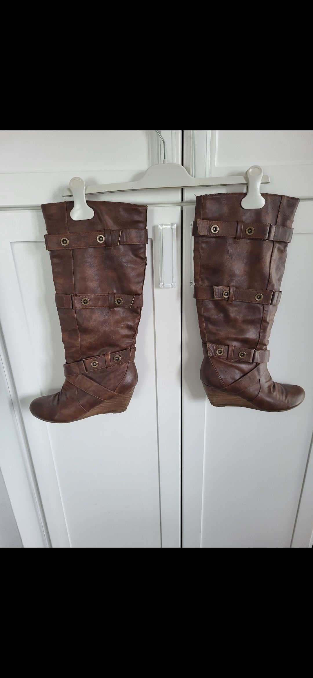 Photo of Brown Ladies Size 38M Fashion Boots