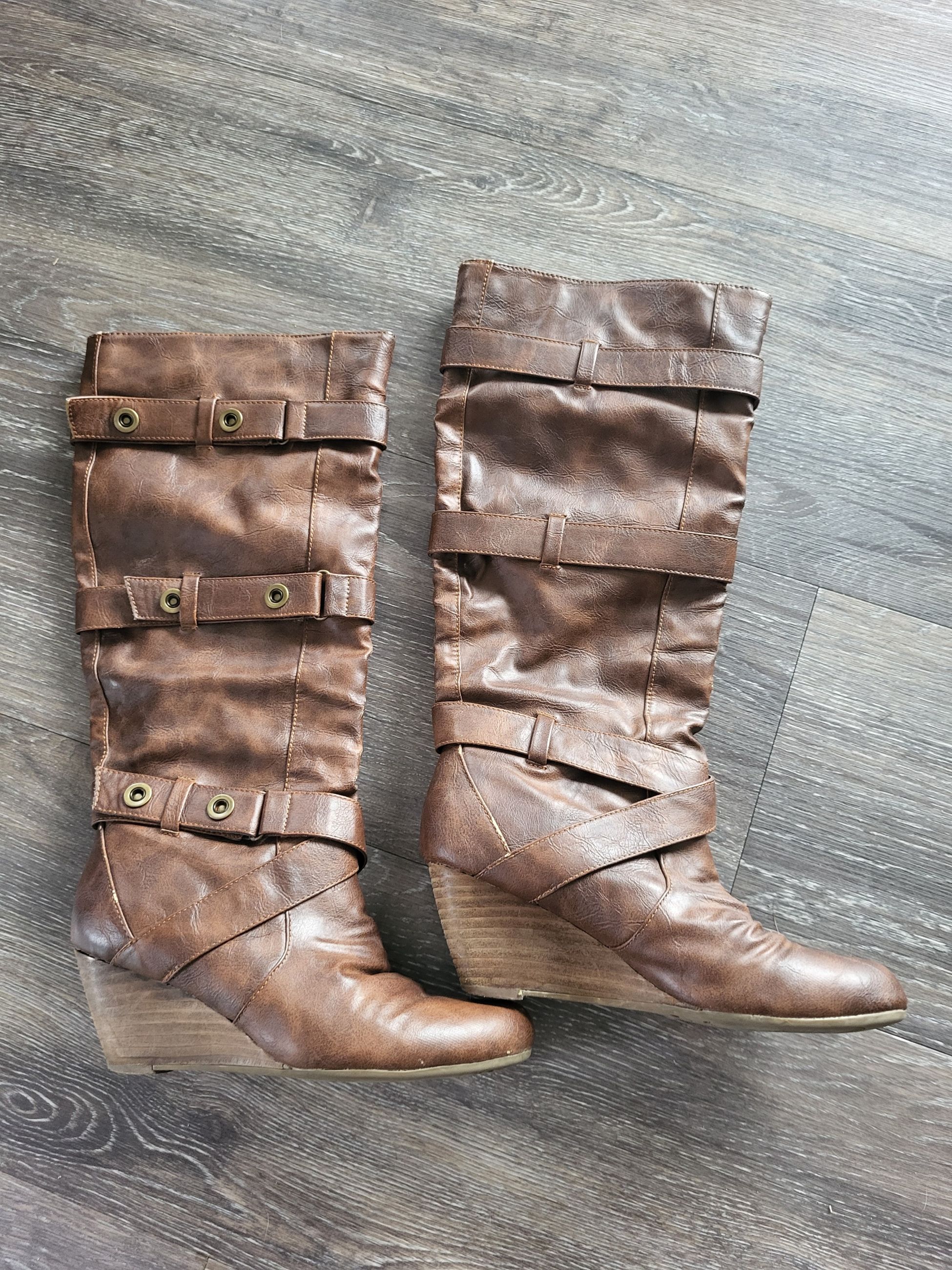 Photo of Brown Ladies Size 38M Fashion Boots