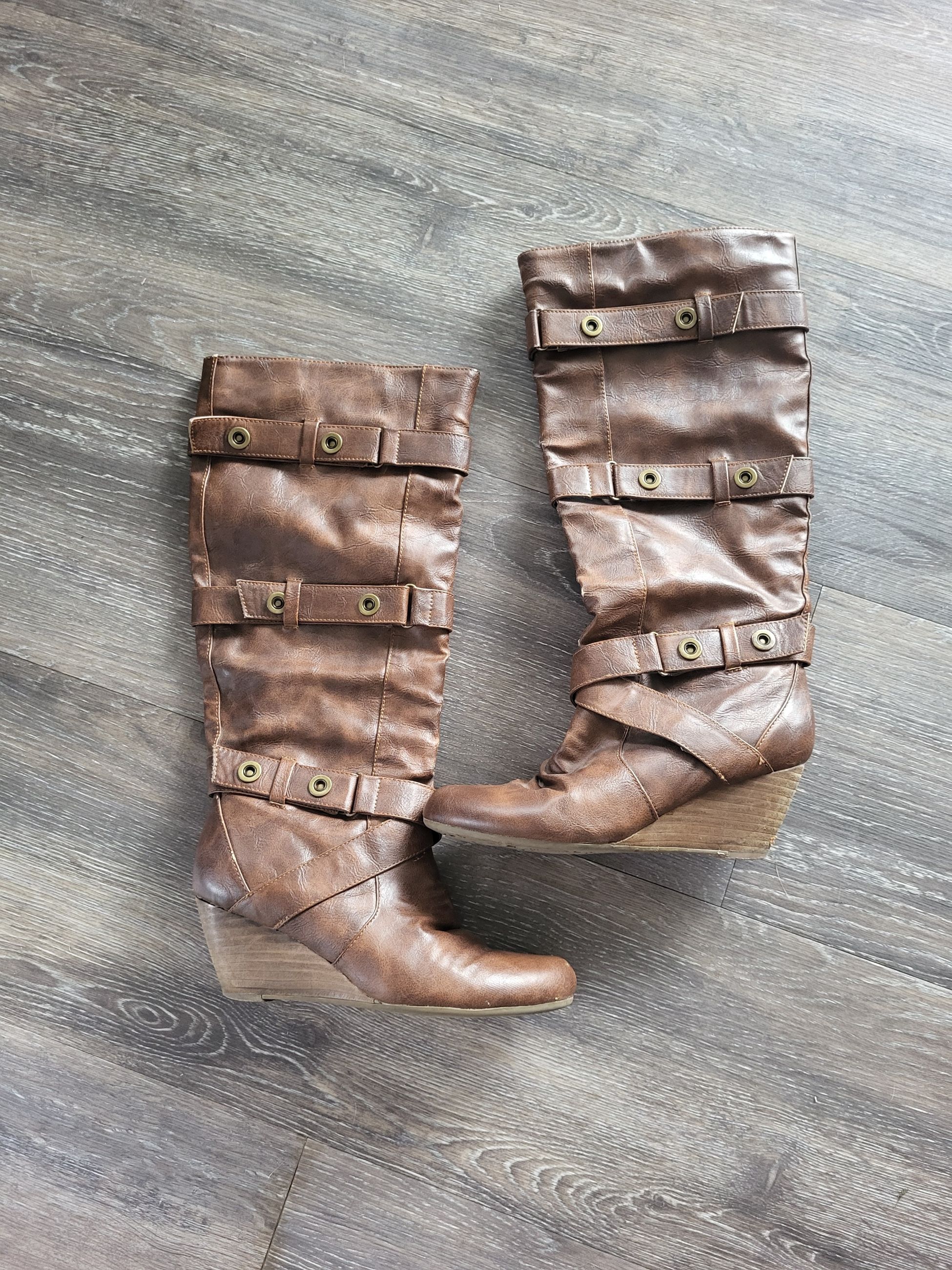 Photo of Brown Ladies Size 38M Fashion Boots