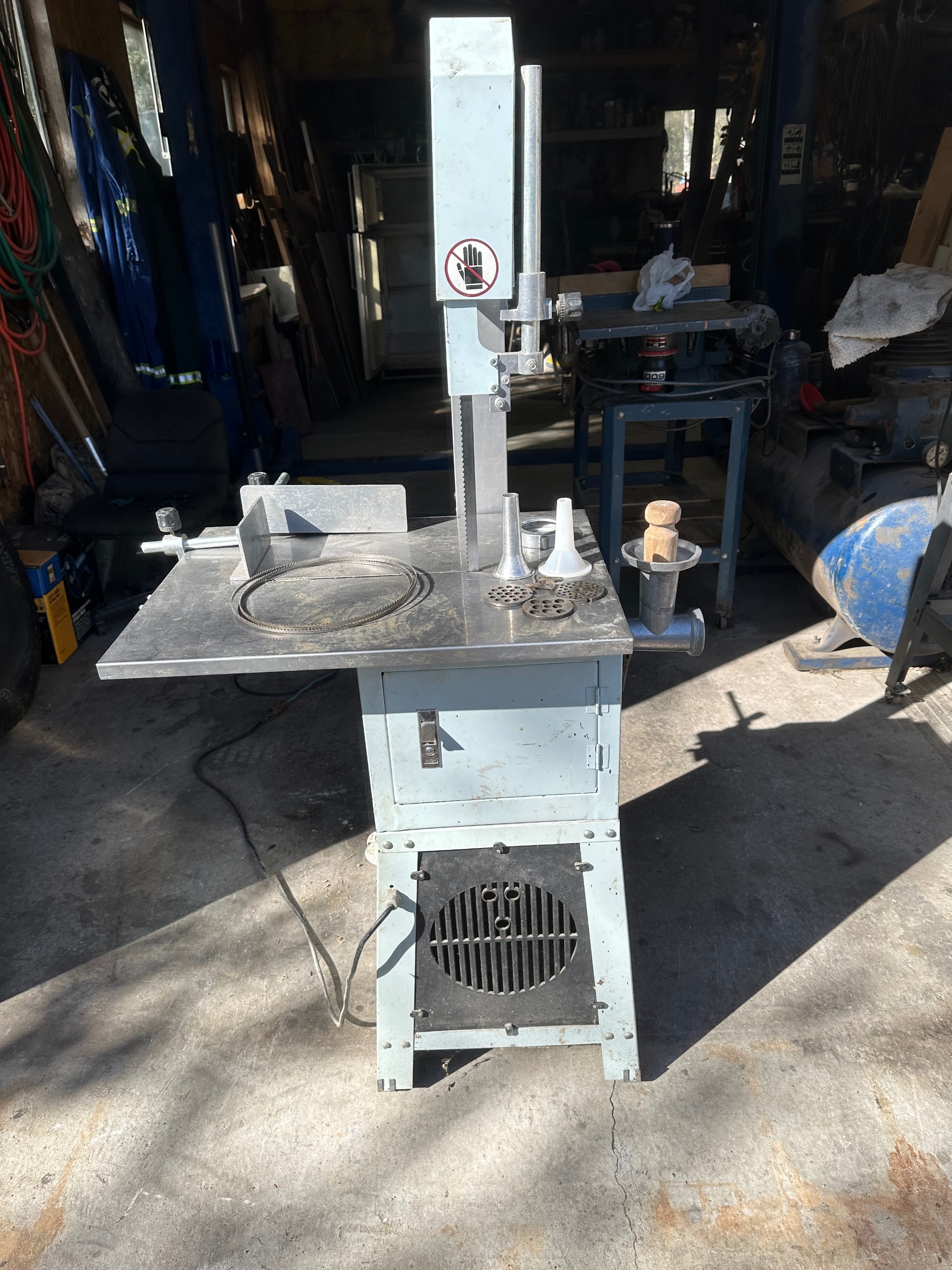 Photo of Meat cutting bandsaw with grinder attachment