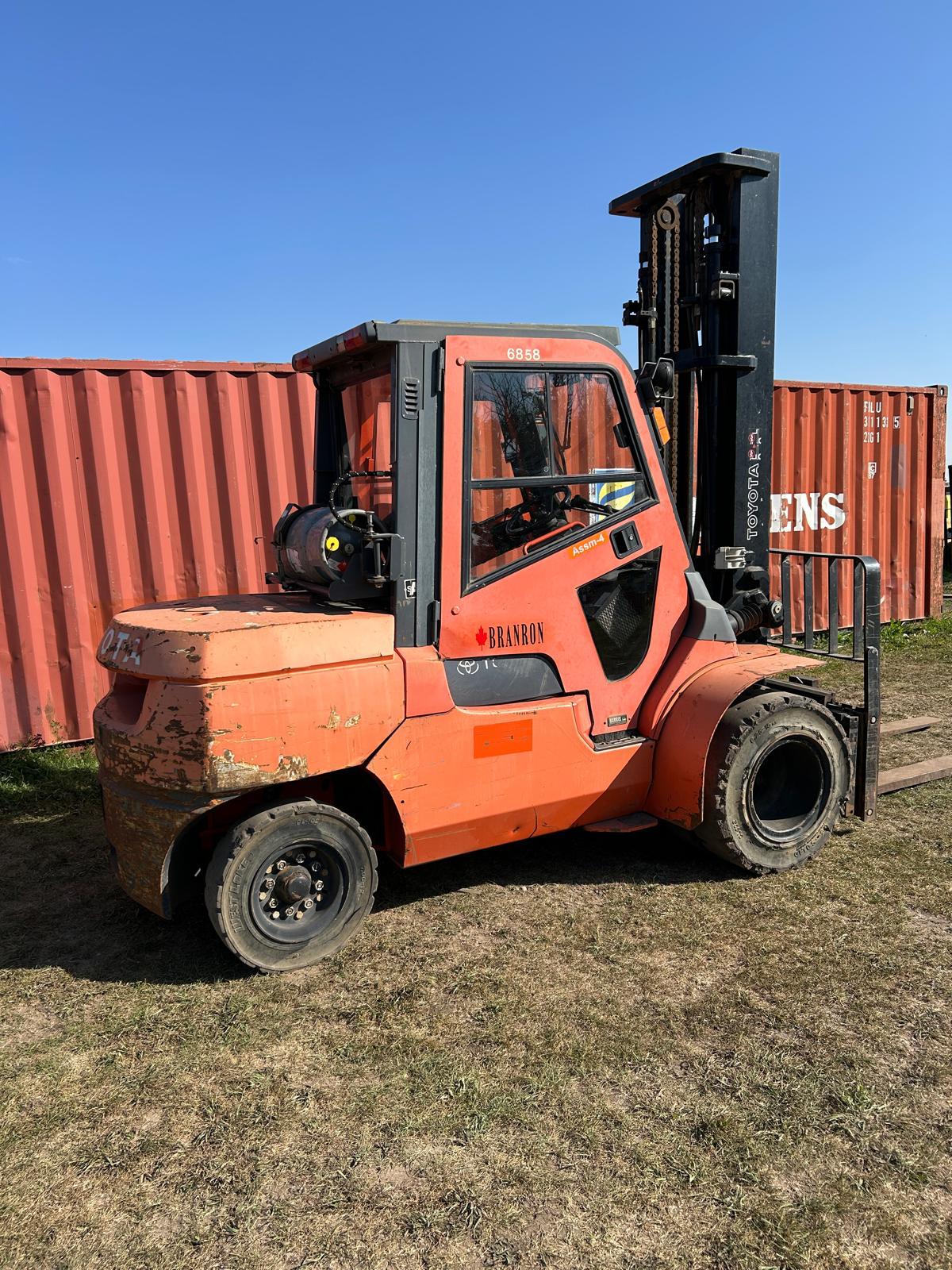 Photo of Toyota Forklift 7FGU45 (8900 LBS)