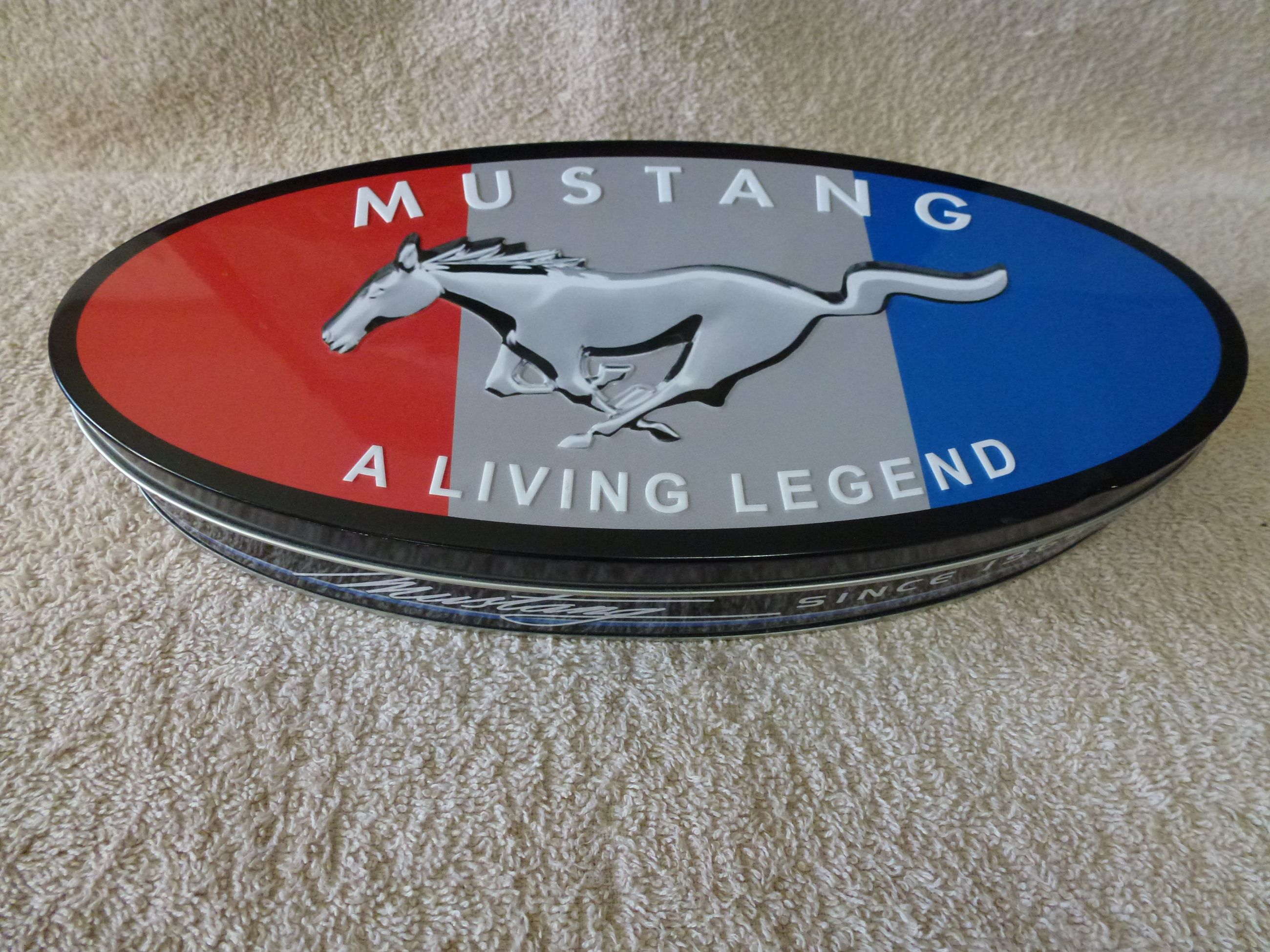 Photo of ***FOR COLLECTOR* FORD MUSTANG KNIFE SET BOX***