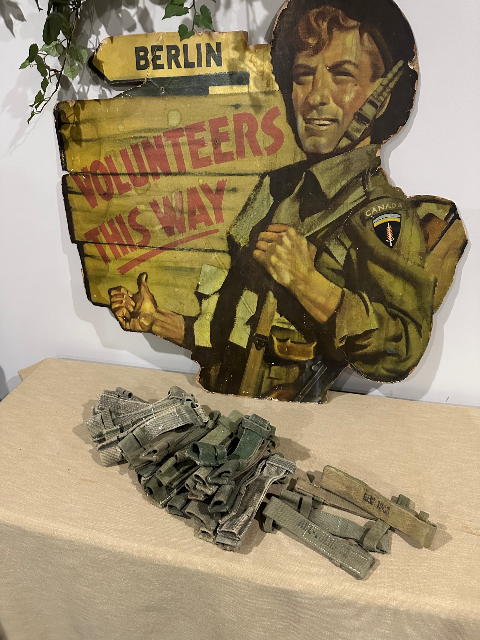 Photo of WW2 Lee Enfield Bayonet Frogs 