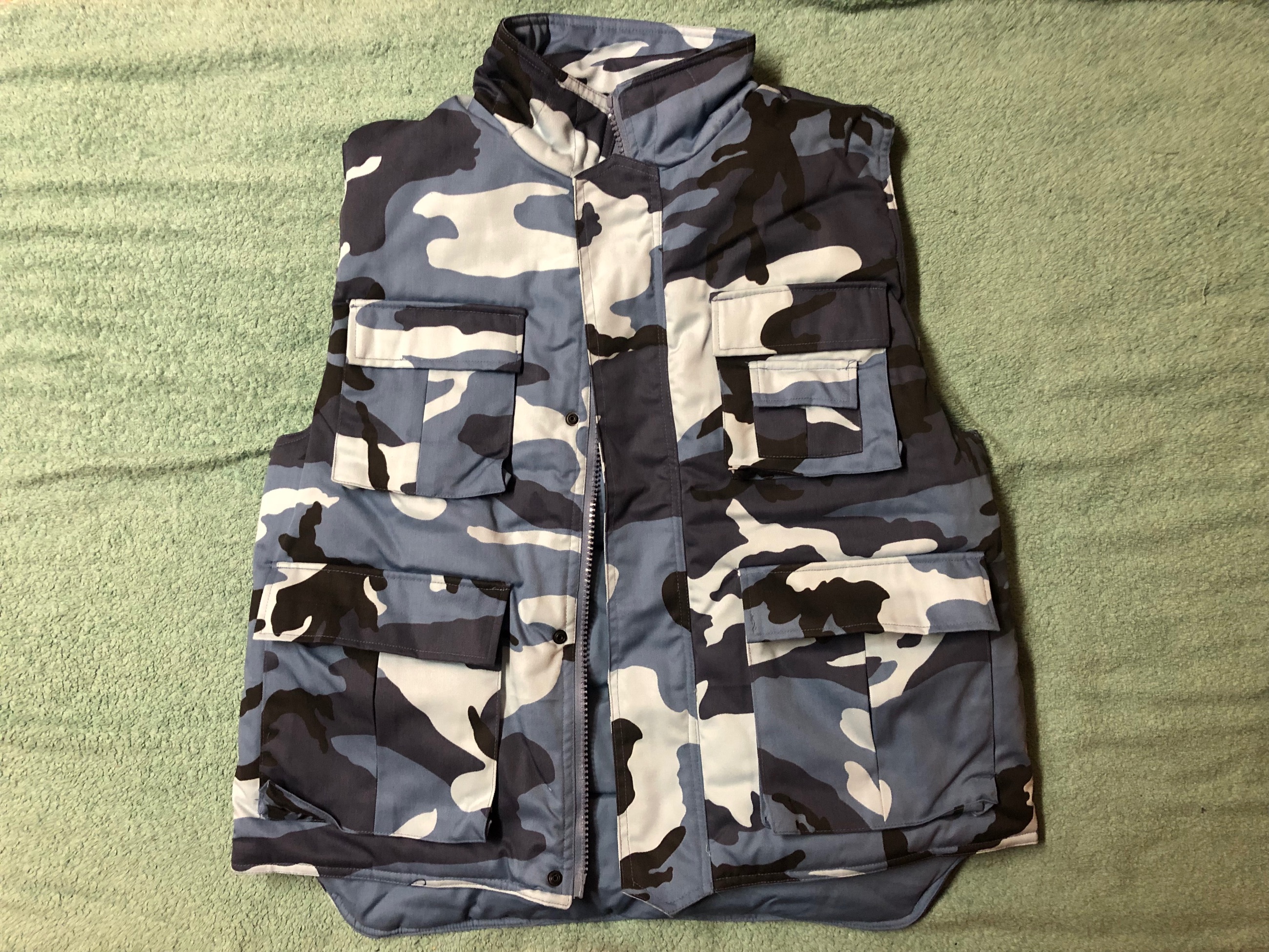 Photo of [BNIB]  Size S - Insulate Ranger Vest for Winter