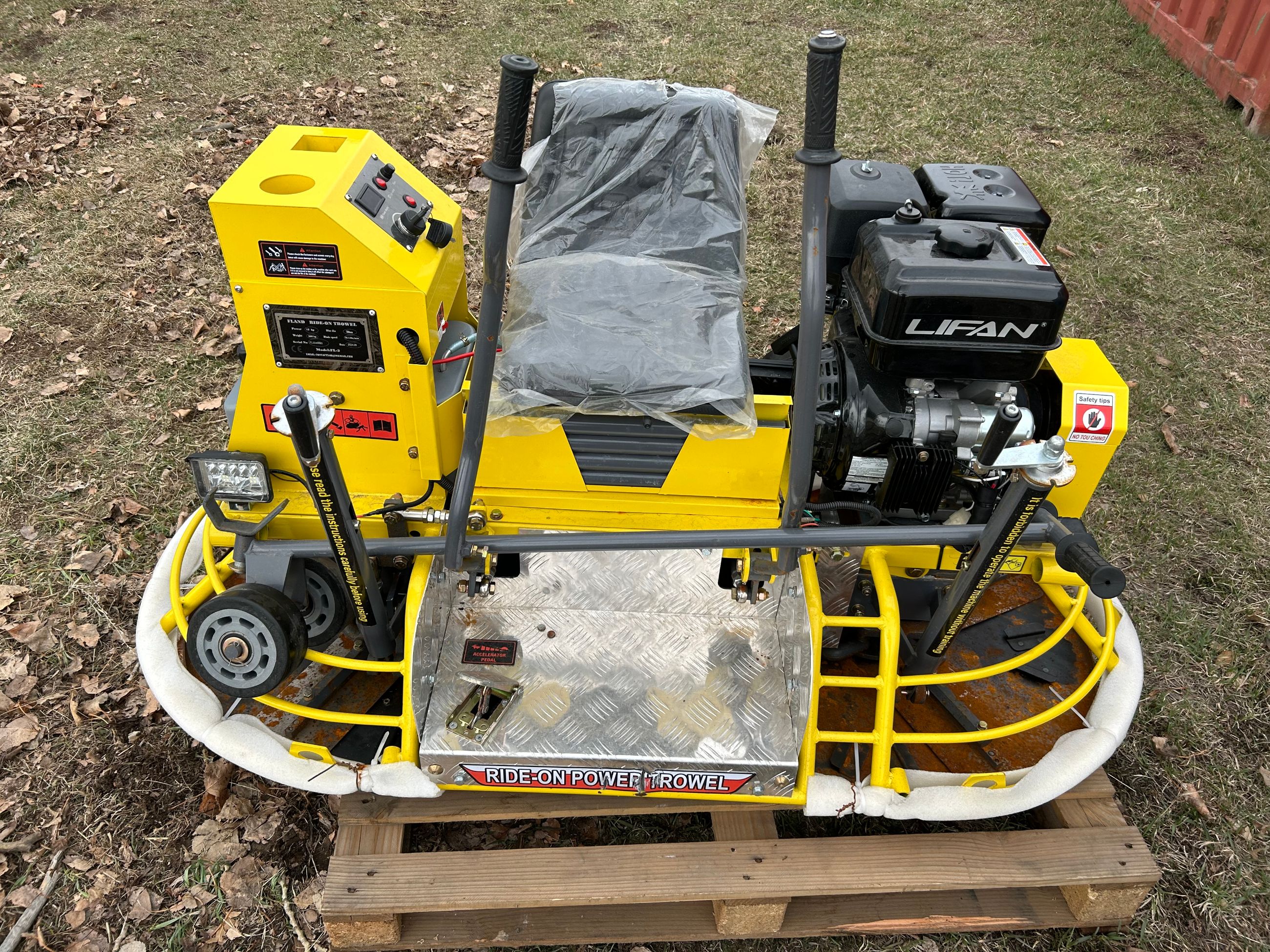 Photo of Fland ride on power float