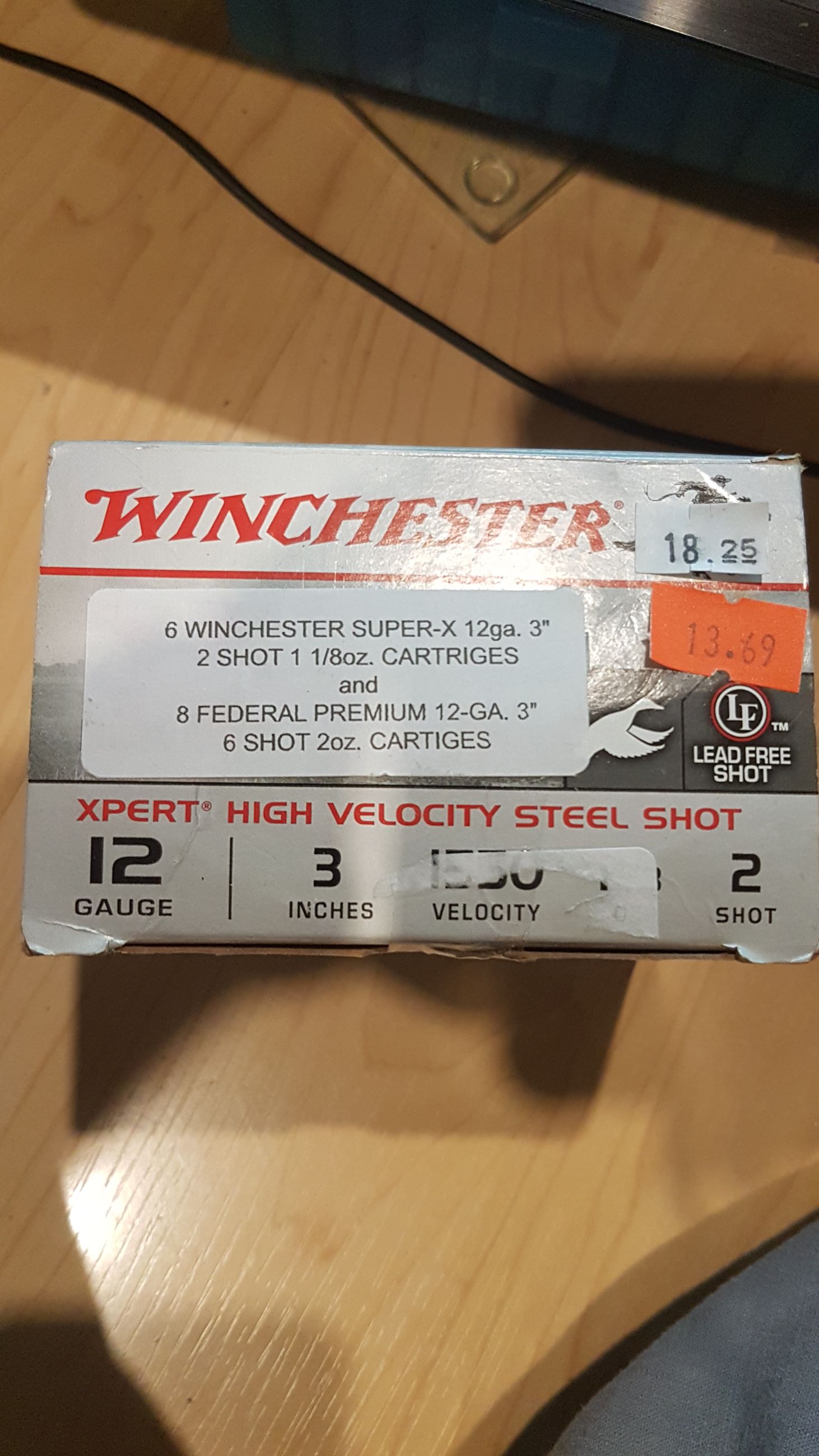 Photo of 1 box (mixed): 6 Winchester super-X 12ga. 3" 2 shot 1-18oz cartridges and 8 FEDERAL premium 12ga. 3" 6 shot 2oz cartridges  ( mellonRSCA)