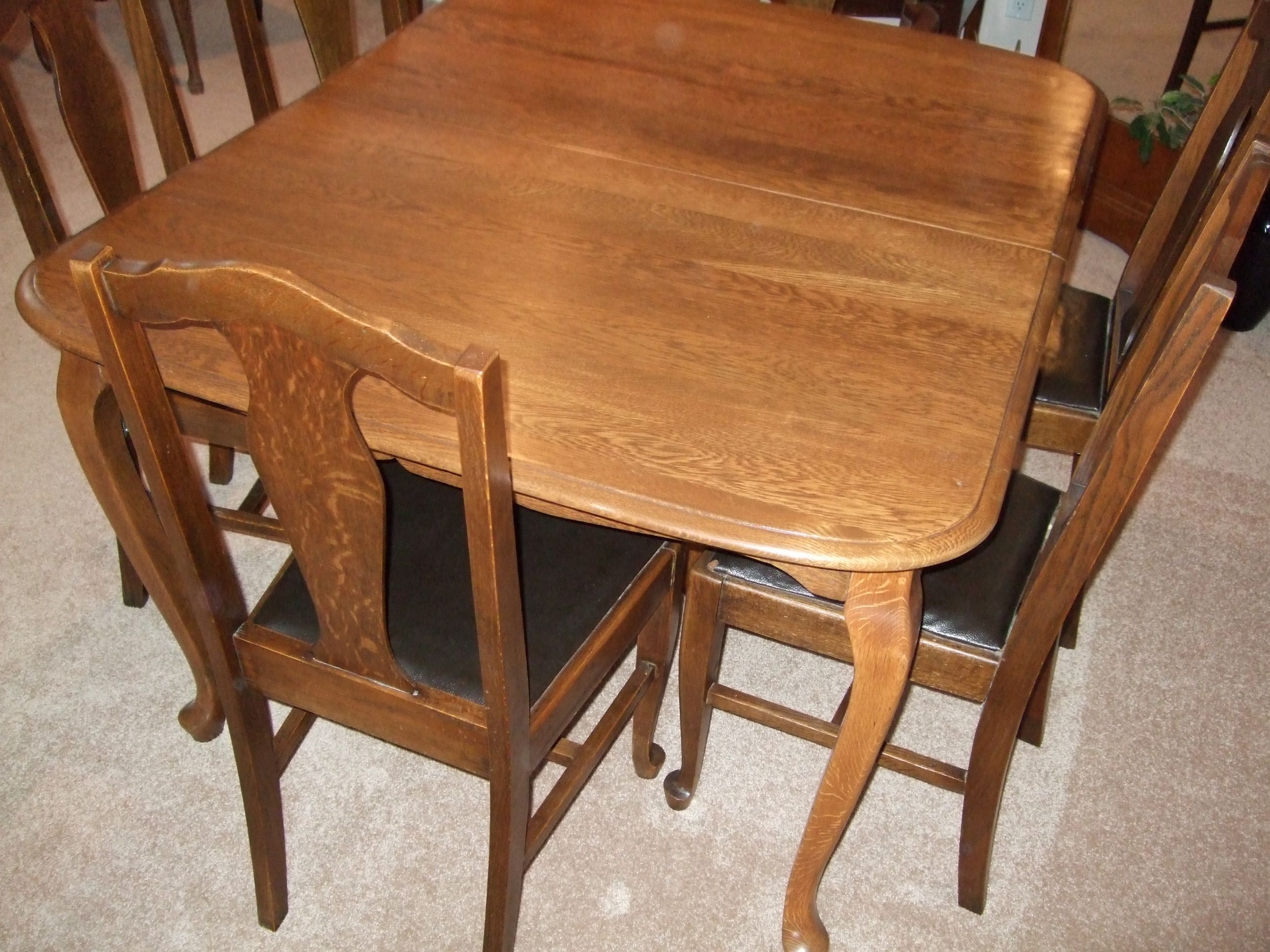 Photo of Dinning table & chairs 