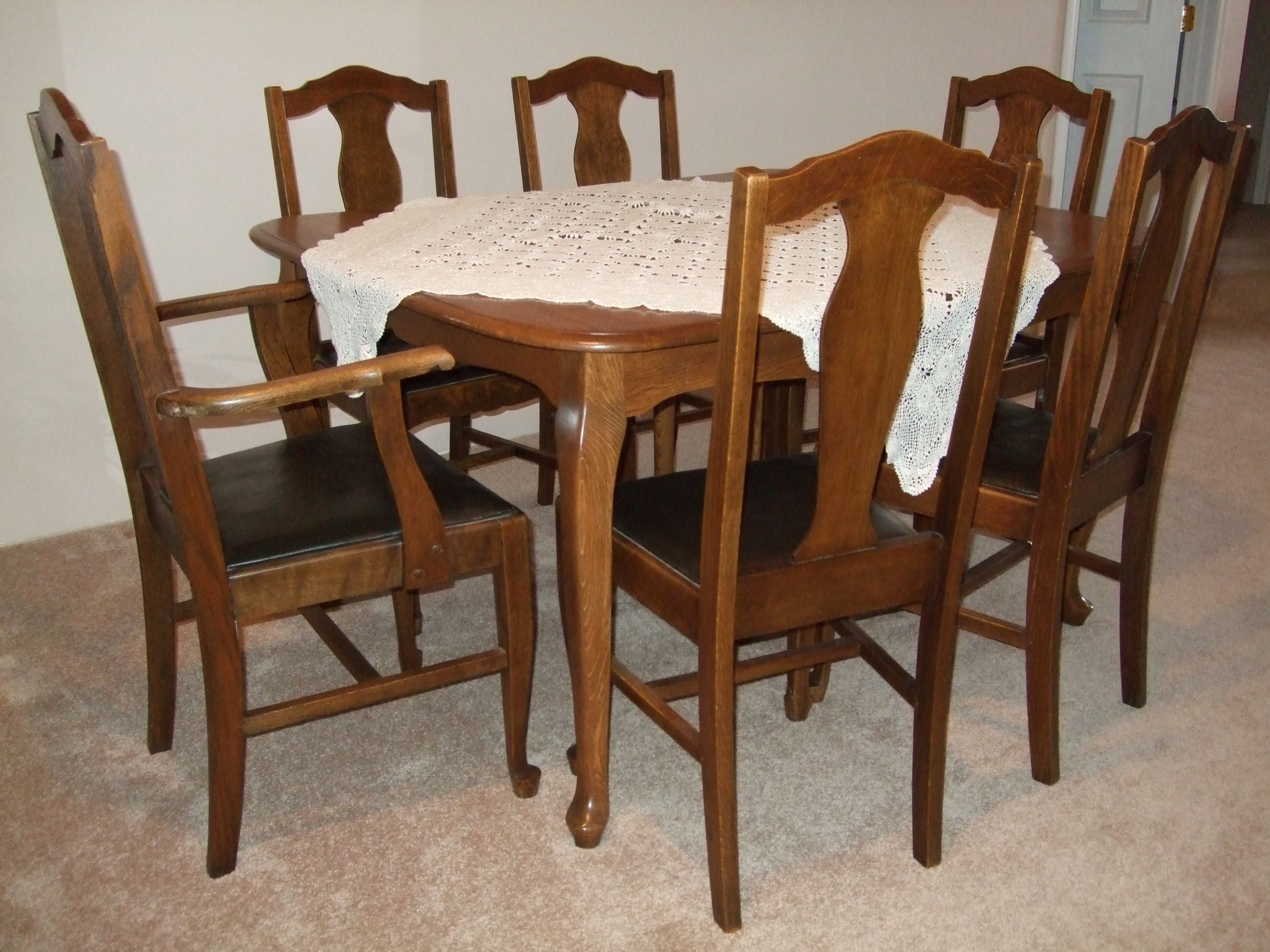 Photo of Dinning table & chairs 