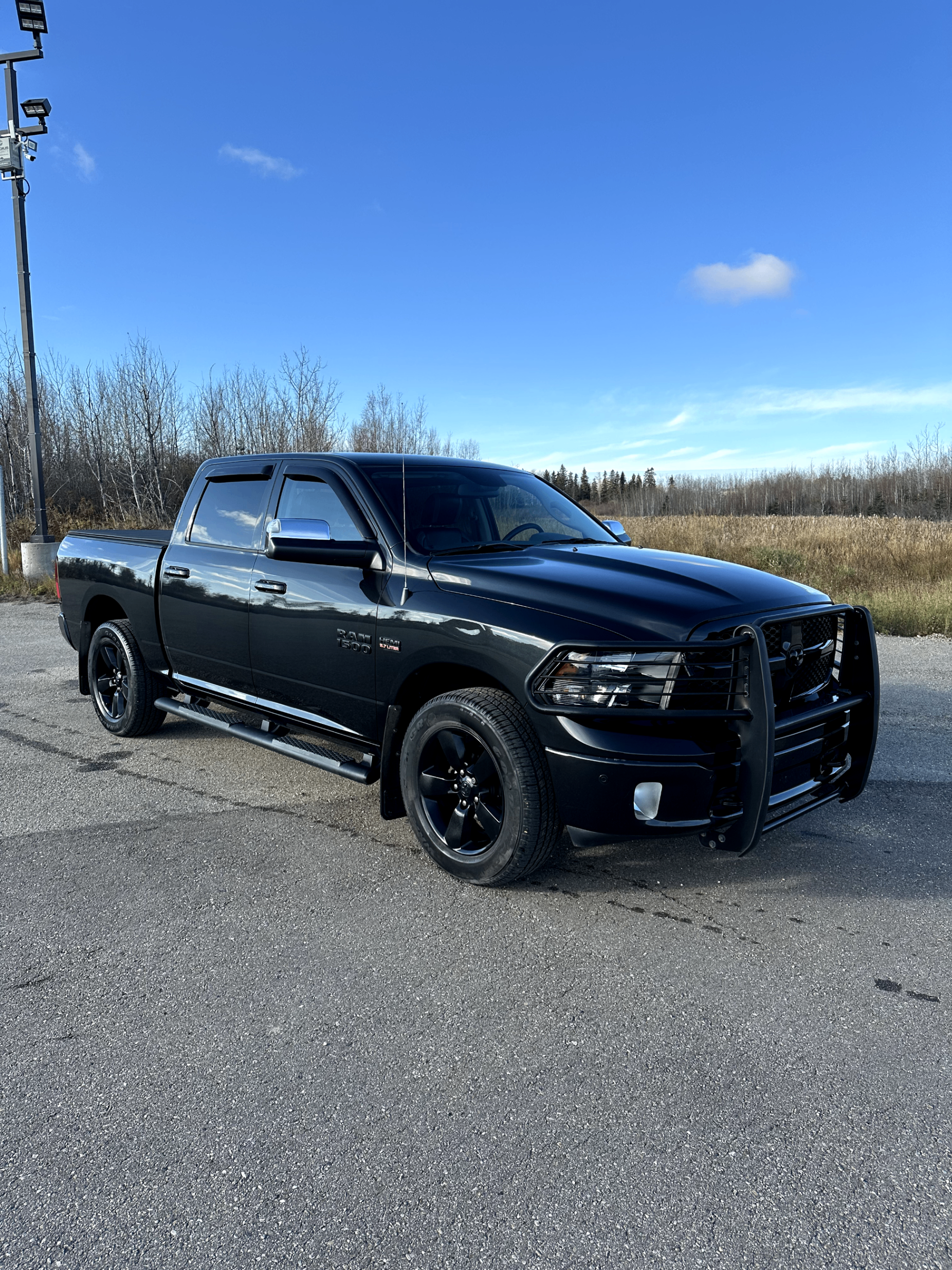 Photo of 2018 Ram 1500 Bighorn ( ONLY 16,000 KMS! )