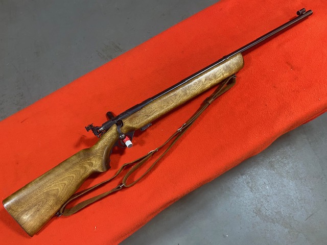 Photo of Mossberg 44US (b) target rifle.