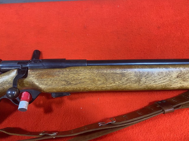Photo of Mossberg 44US (b) target rifle.