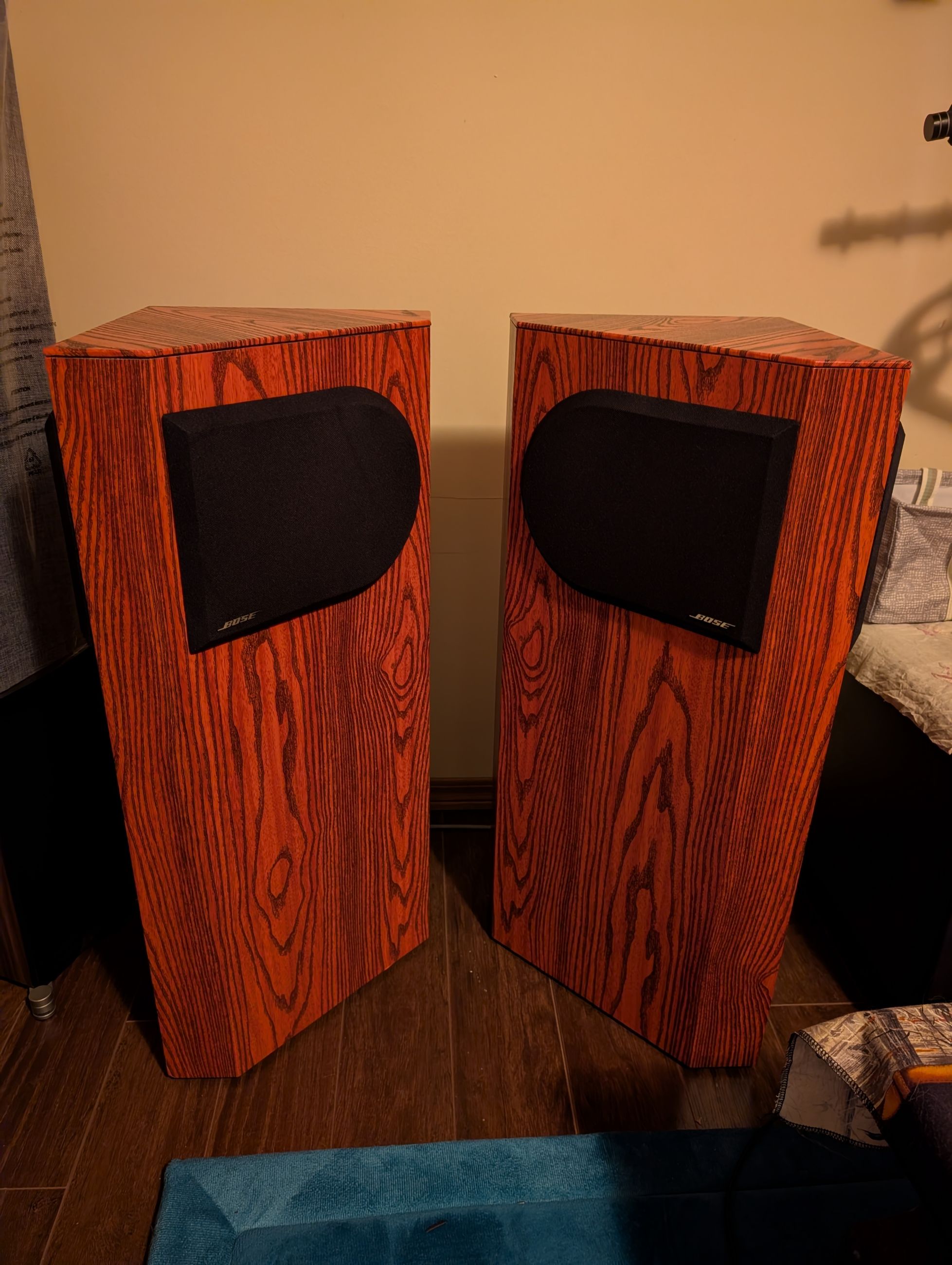 Photo of Bose 401 speakers
