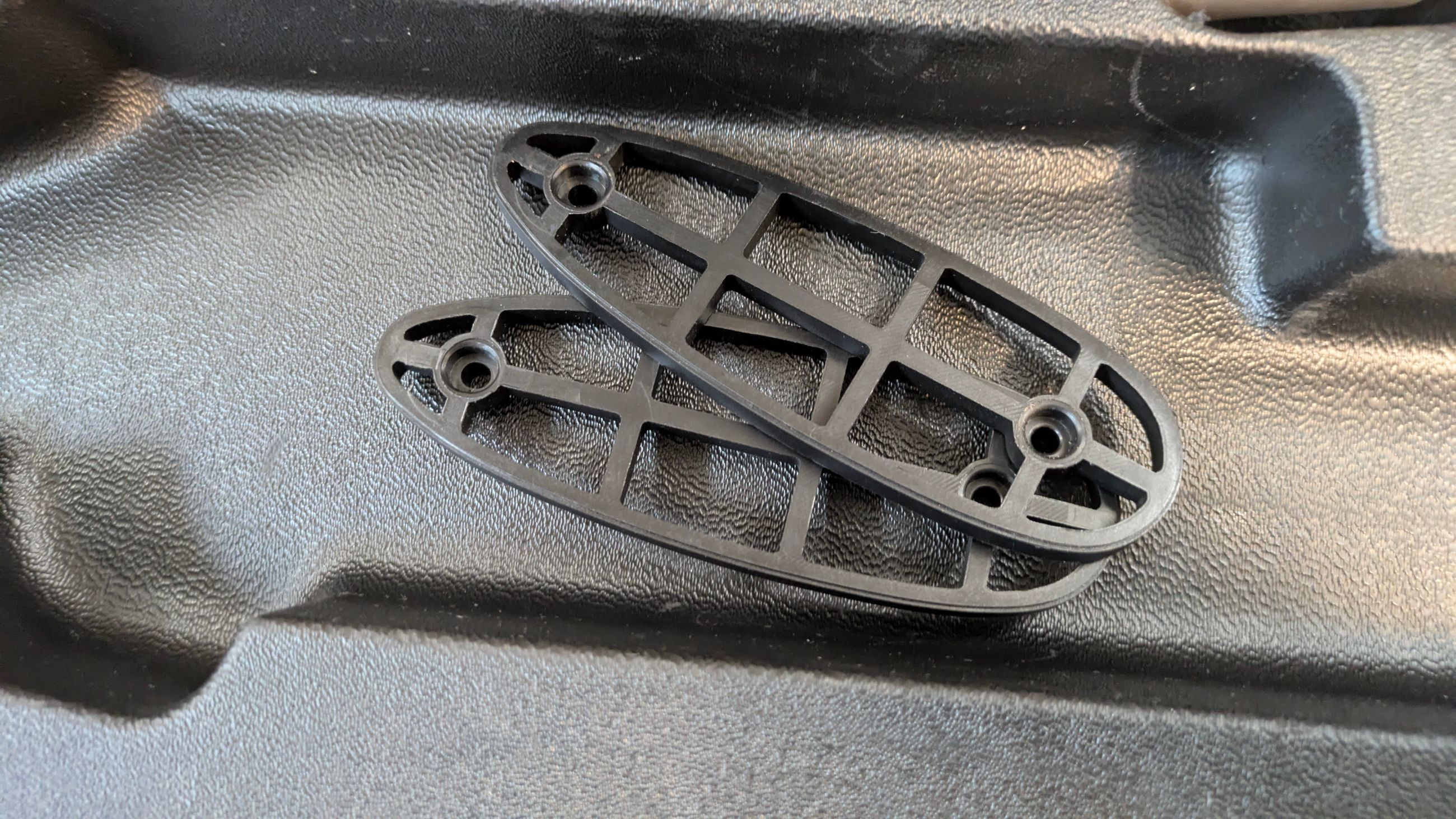 BROWNING MAXUS Sporting Clays SA Shotgun - 12 ga, 3" Shell, 28" Barrel, Grade II Walnut Stock - Nice! - 12 - 1762801784921_PXL_20250928_165330133