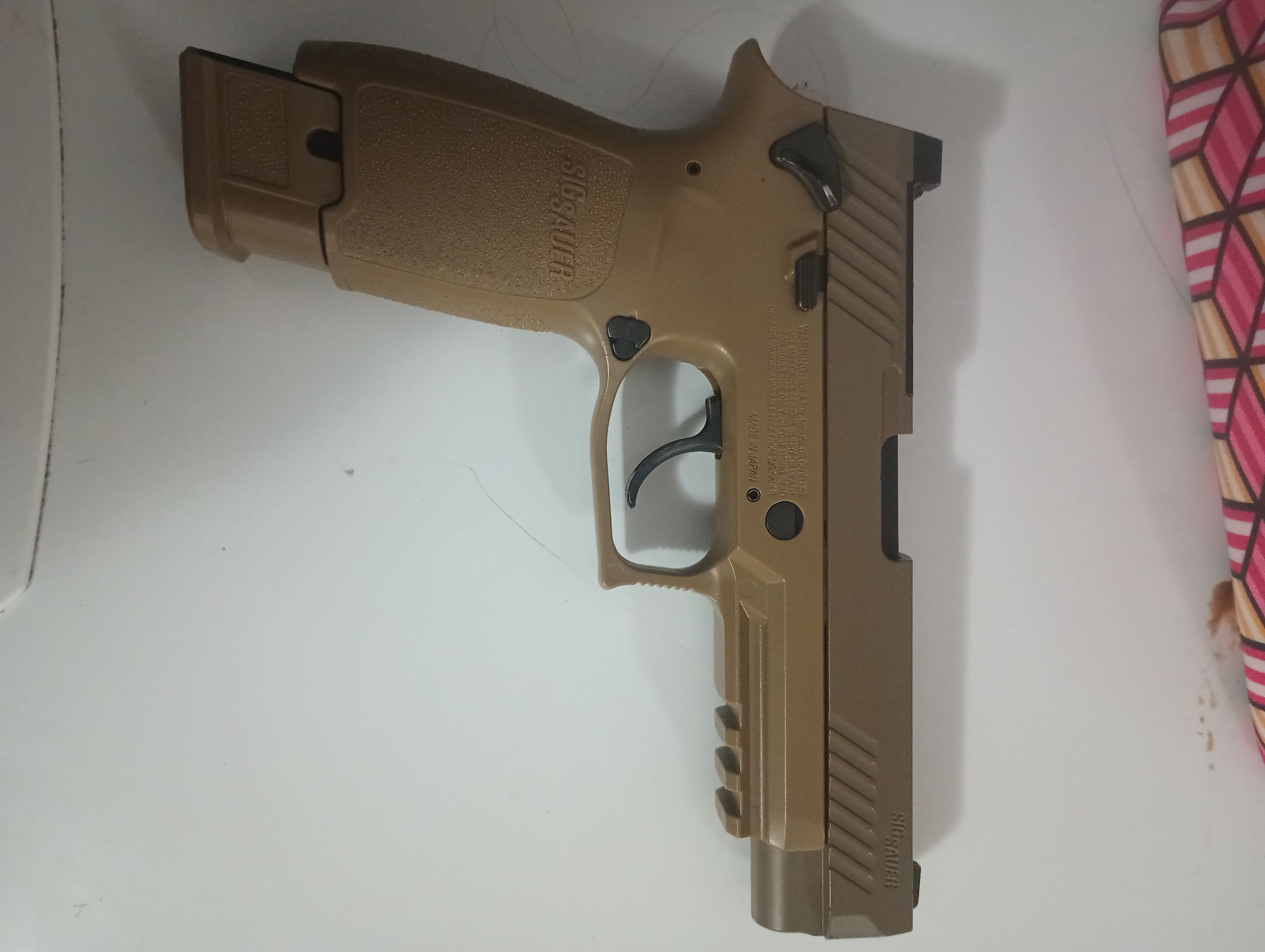 Photo of AIRSOFT BB HAND GUN