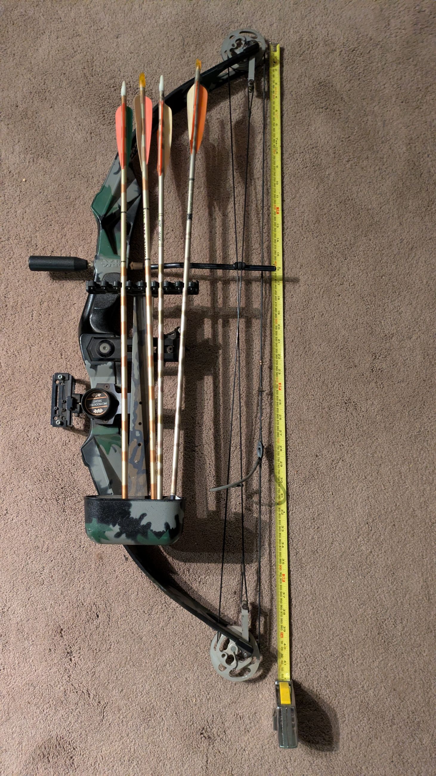 Photo of Fire Flight Express Graphite PSE 60-70lbs compound bow