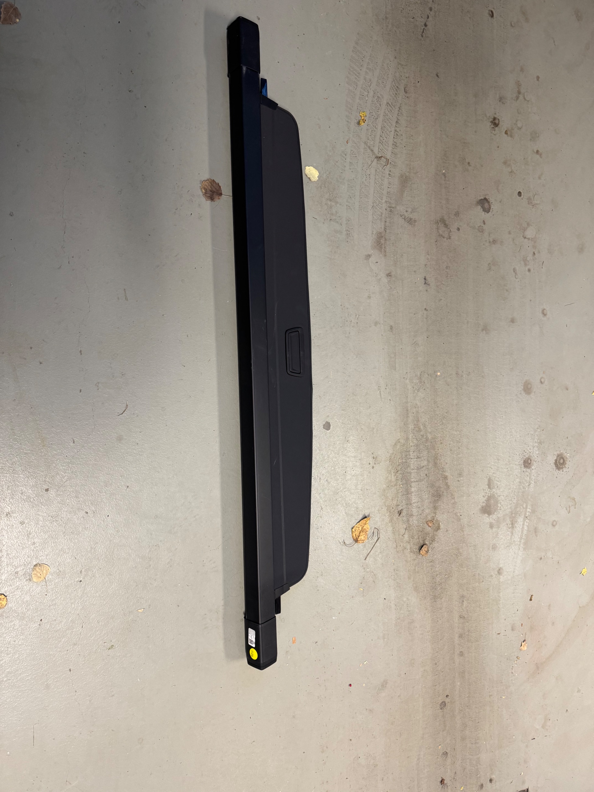 Photo of VW Atlas full size cargo cover