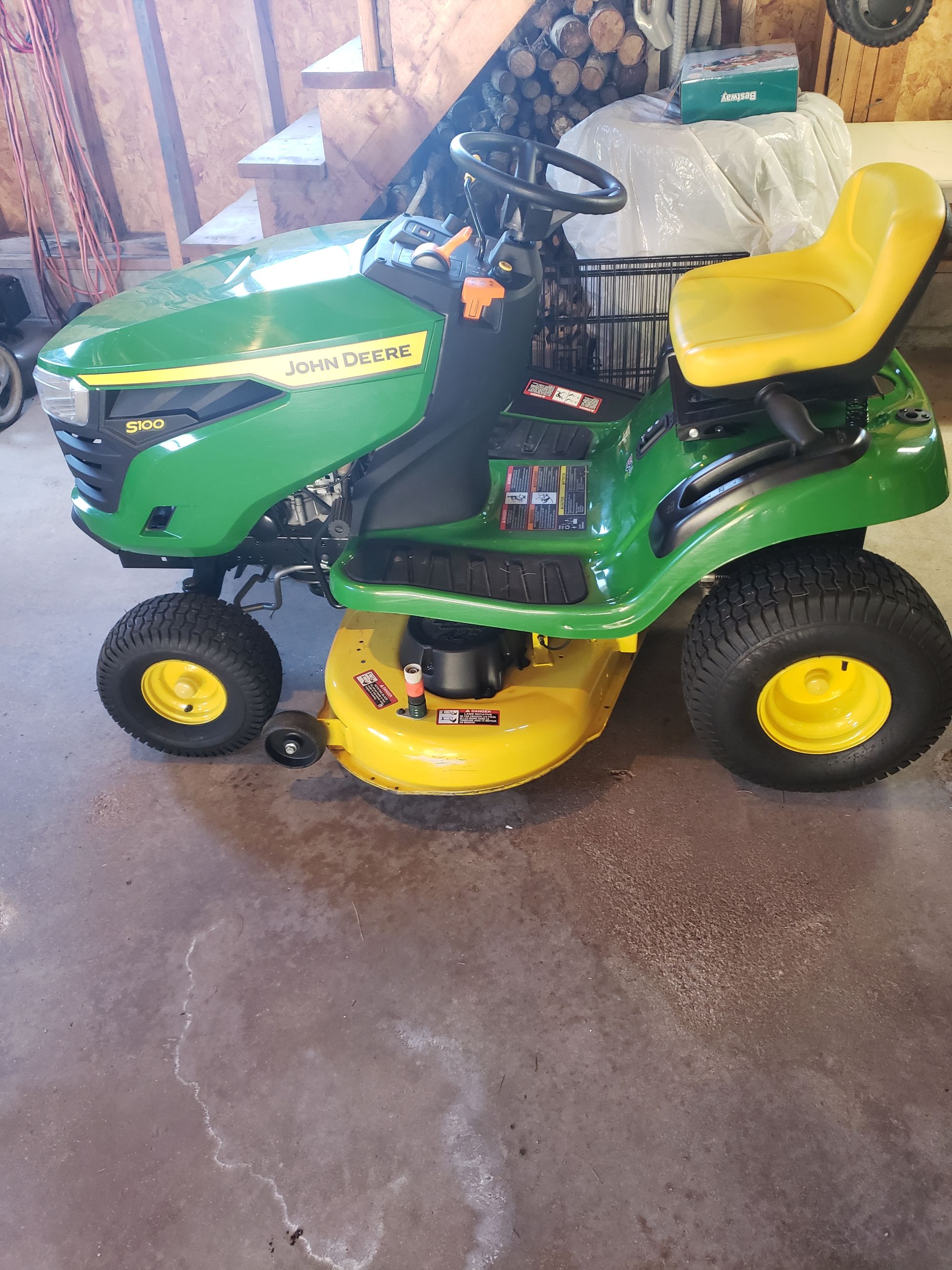 Photo of JOHN DEERE RIDE ON MOWER