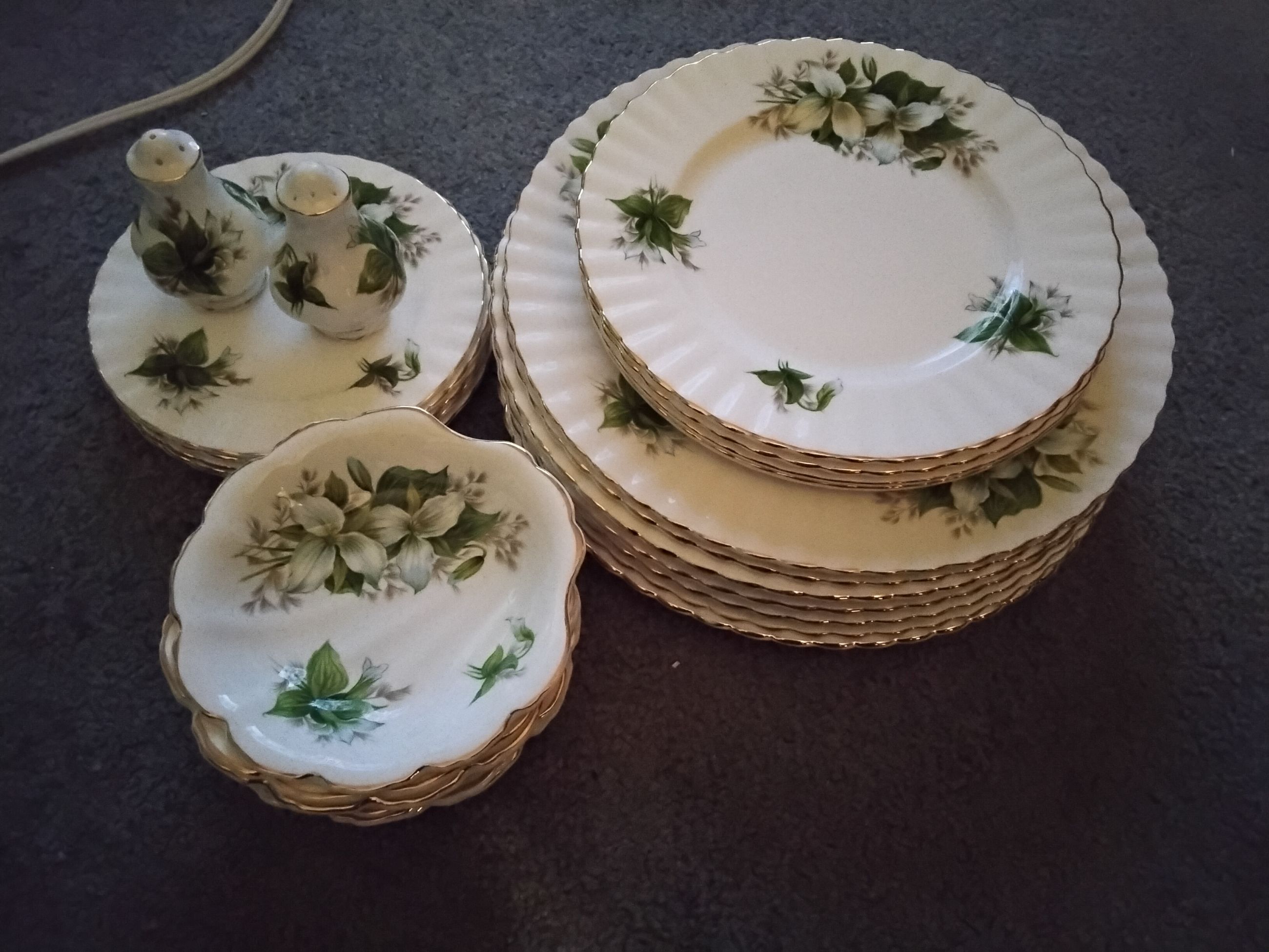Photo of Royal Albert Trillium plates, salt&pepper, sweet dishes, $7 and up OR $200 for all.