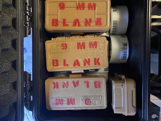 Reduced: Western blank shooting 6 shooters with 2 lever action blank rifles plus, new. - 9 - 1765248344898_IMG_3932