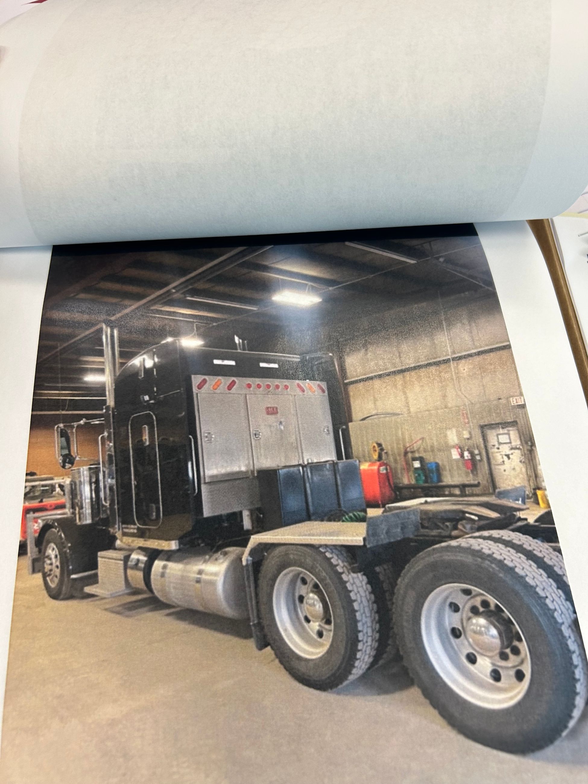 Photo of 2014 Peterbilt Tractor