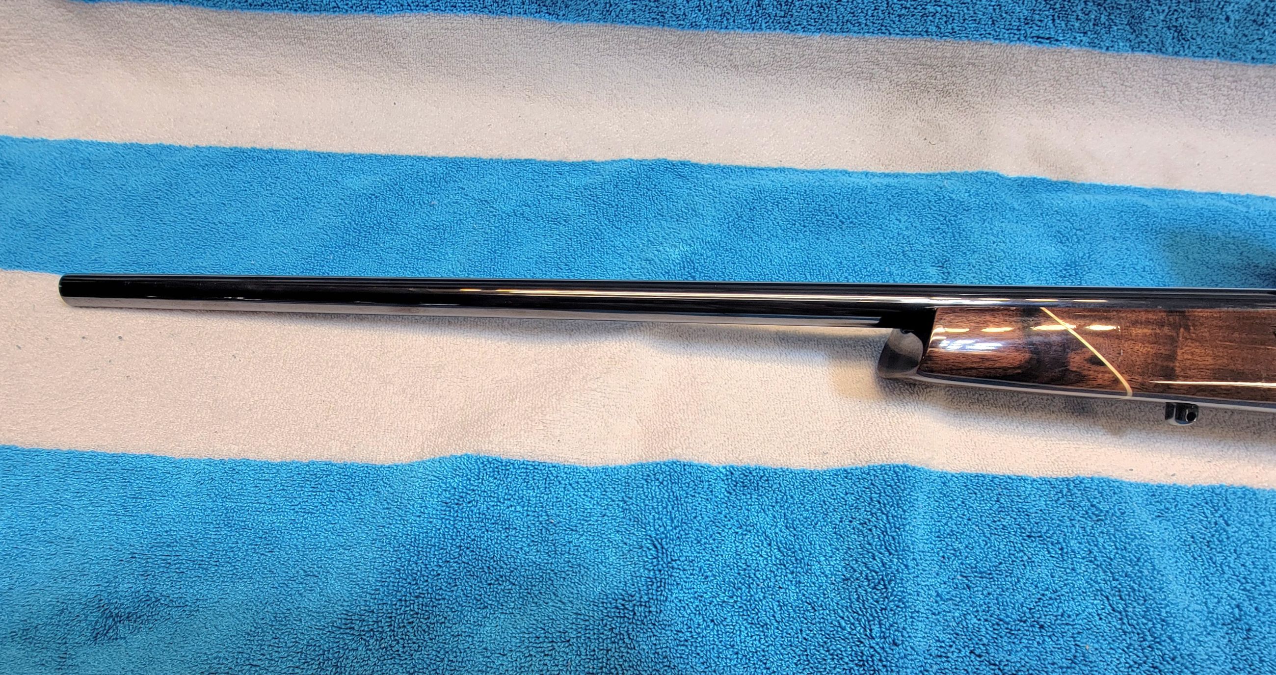 Weatherby Mark V Deluxe in 300 Wby Mag - 6 - 1765431360249_20251210_103330