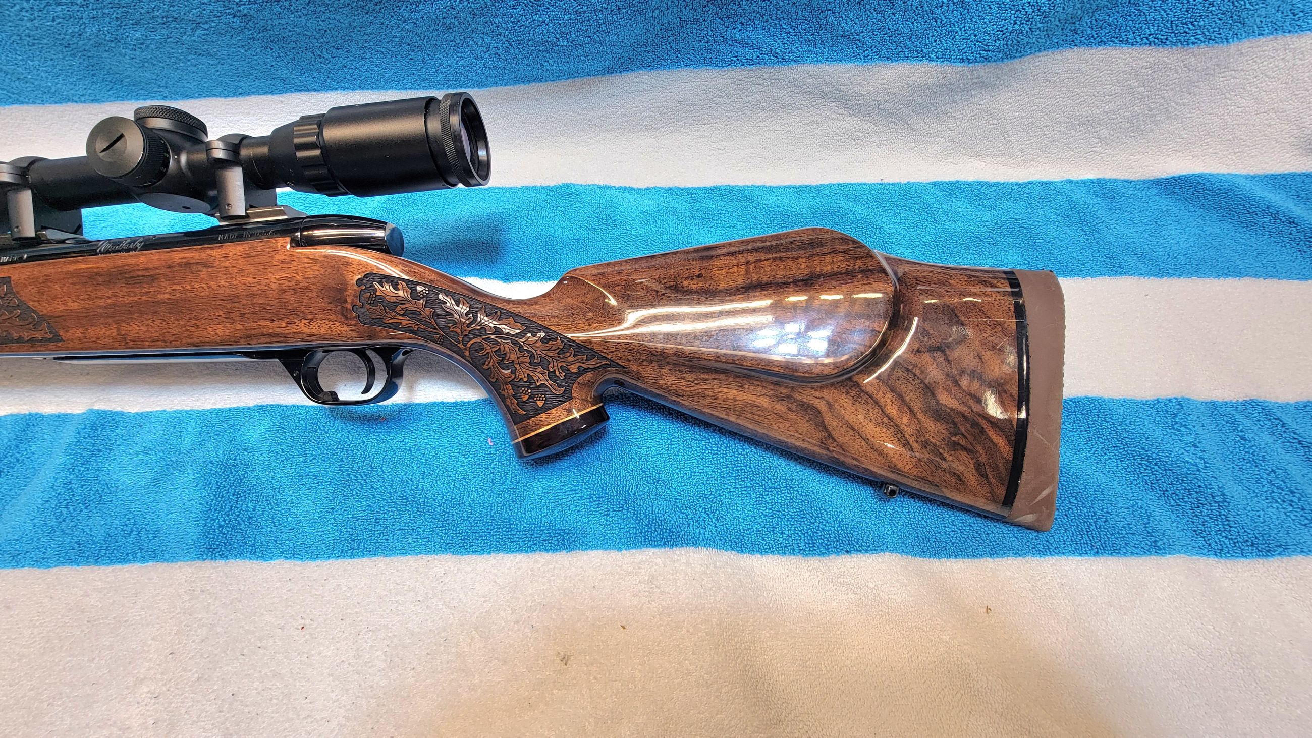 Weatherby Mark V Deluxe in 300 Wby Mag - 8 - 1765431360316_20251210_103336