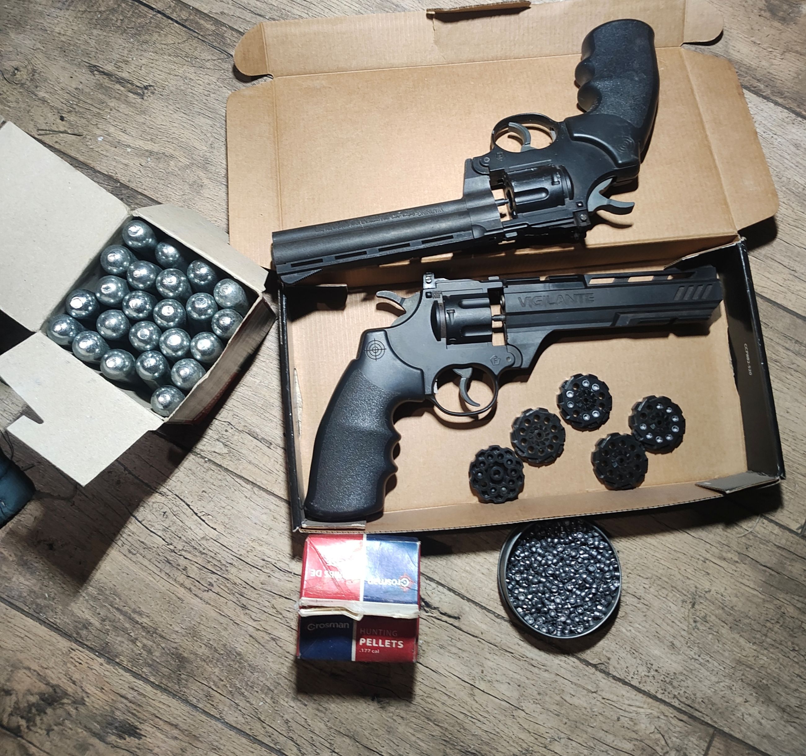 Photo of Pair of CO2 powered BB guns