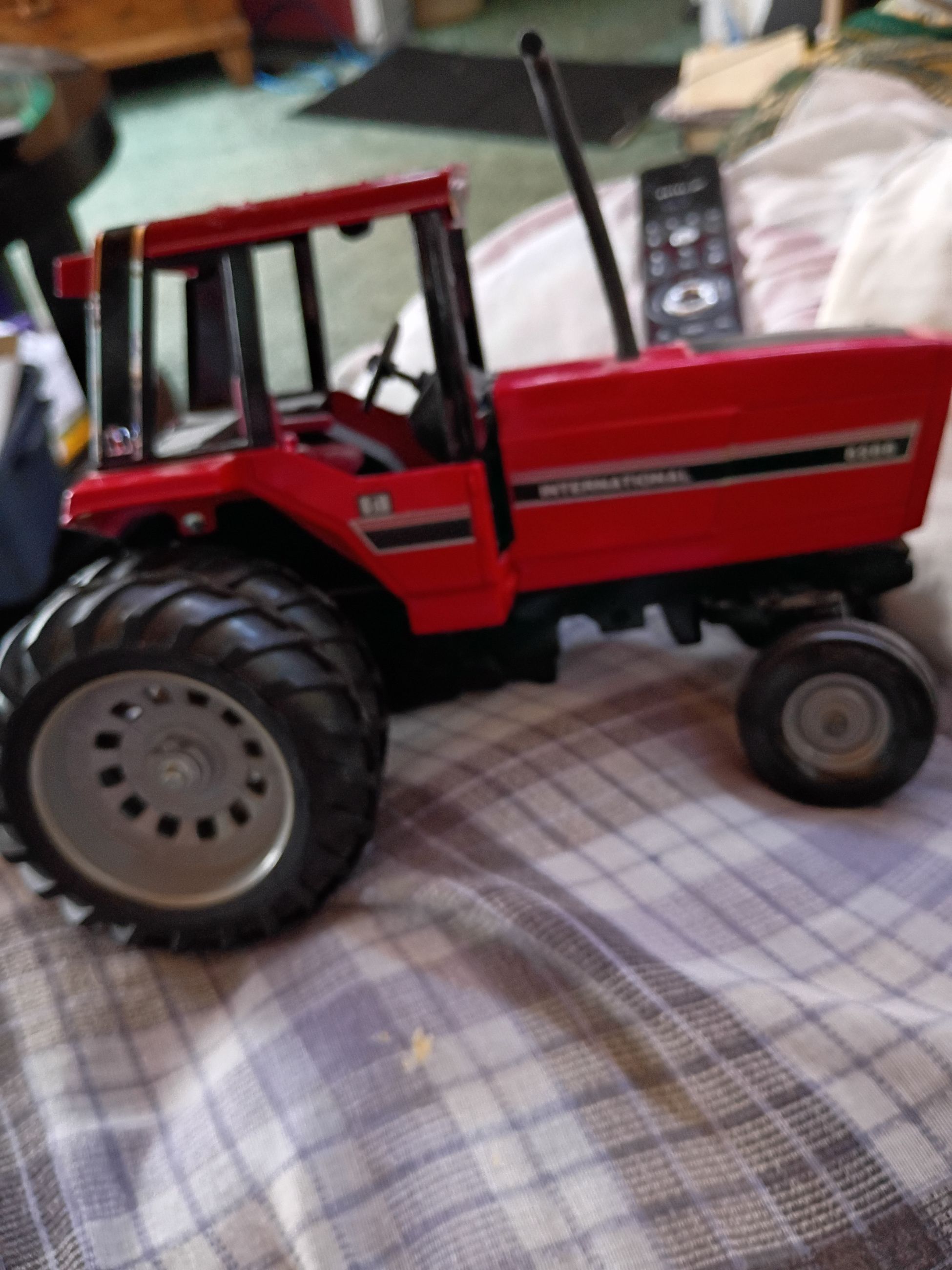 Photo of IHC 5288 you tractor with duals