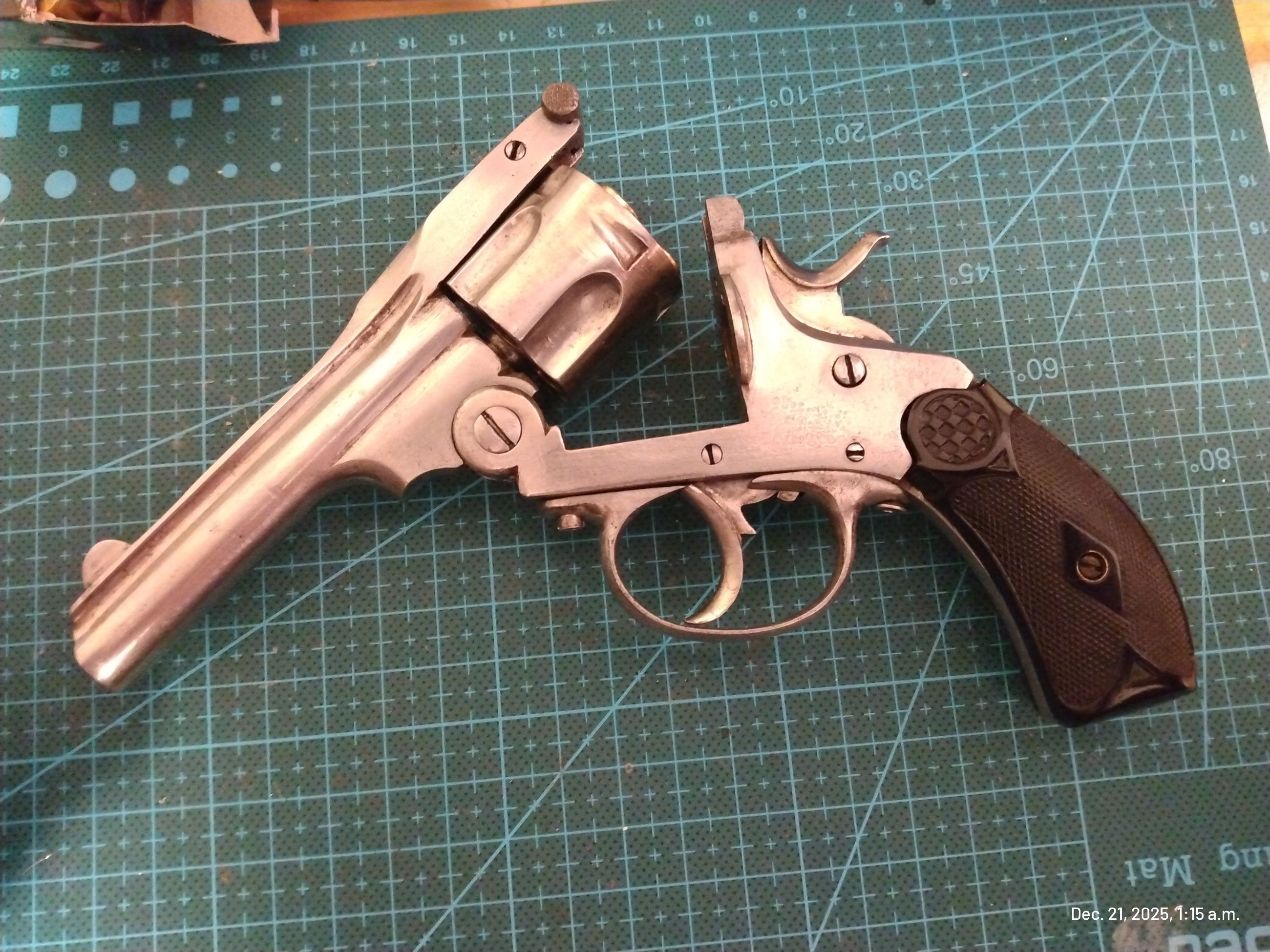 Belgian mini "Smith & Wesson" Open top clone  pocket Antique Revolver .32HR cal. $2500 - 3 - 1766303354231_IMG_20251221_011510494