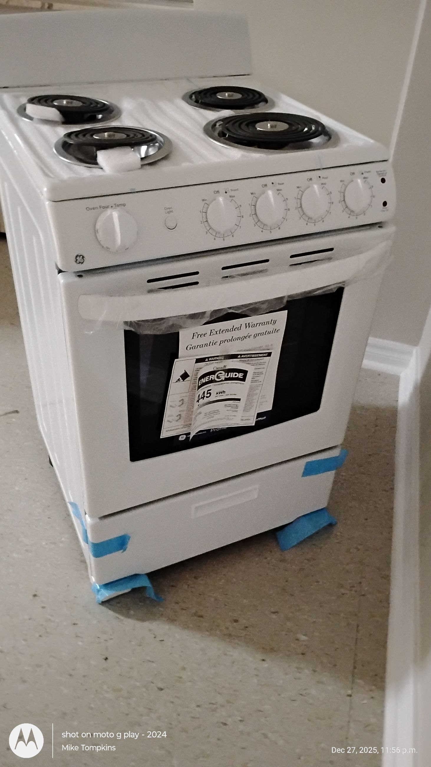 Photo of New stove with warranty 