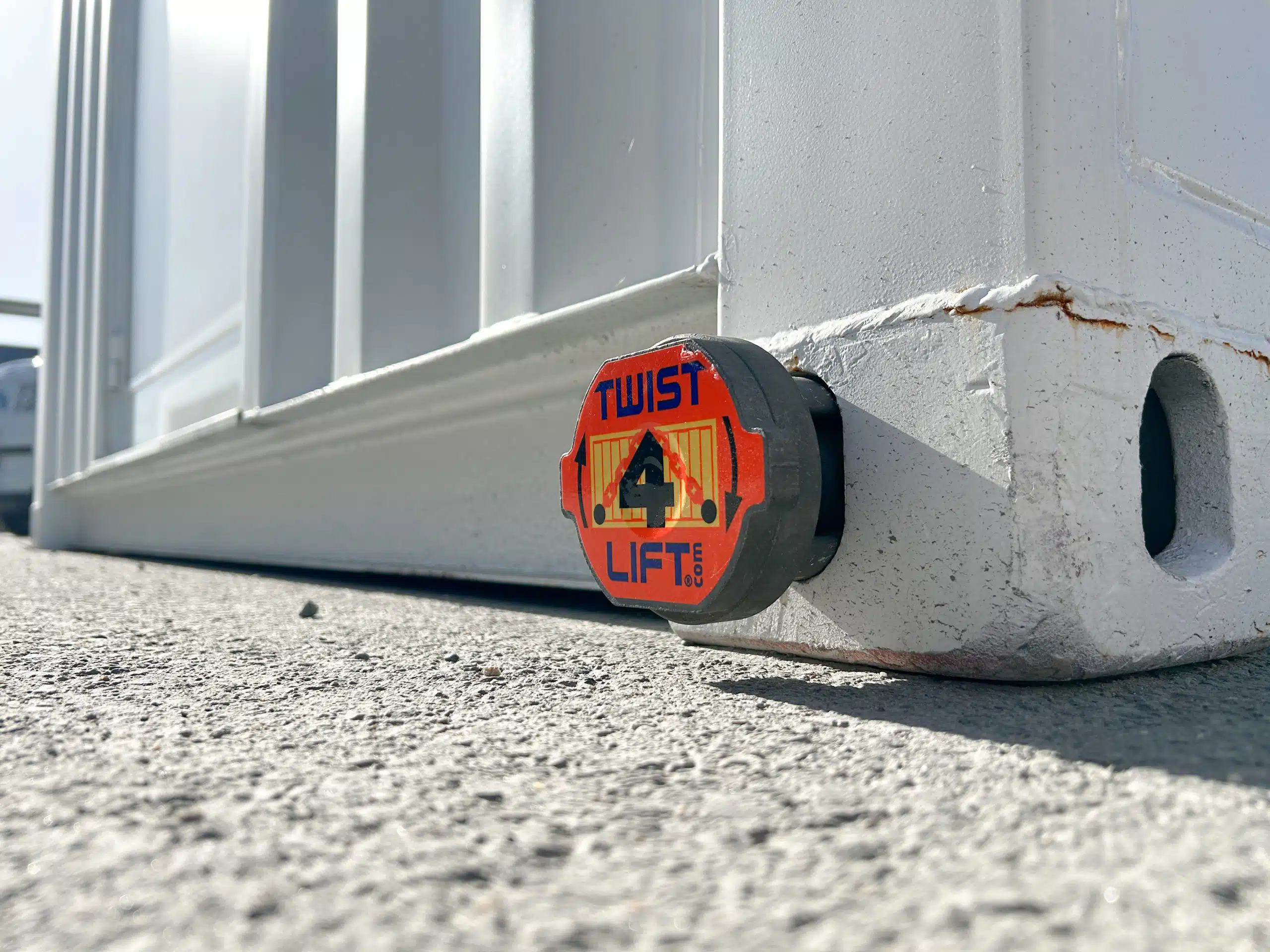 Photo of Twist4lift Lifting Hook Kit for Shipping Containers – Set of 4