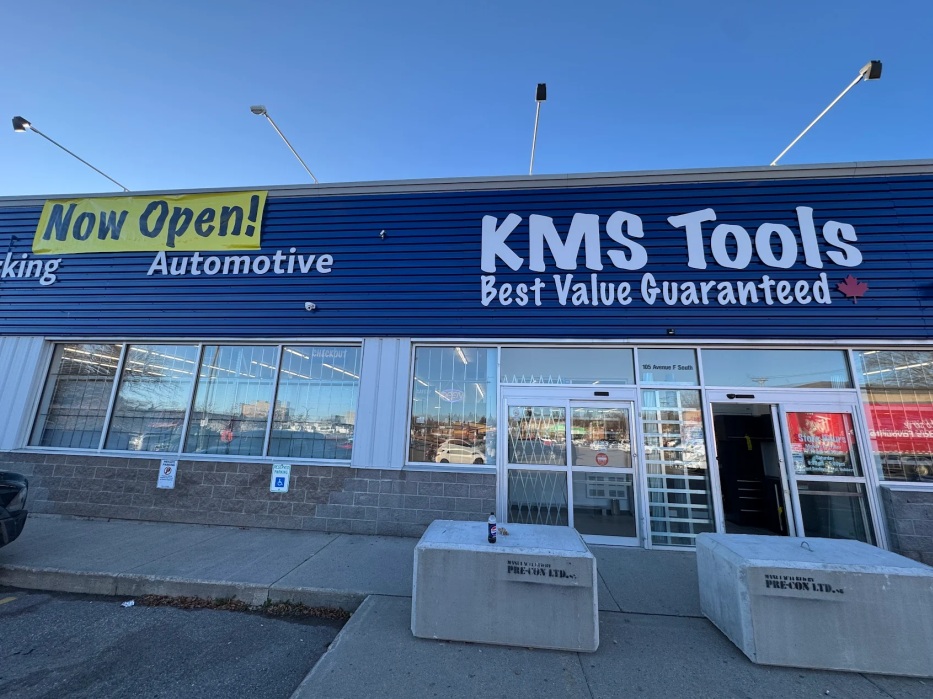 Photo of Free Pallets @ KMS Tools