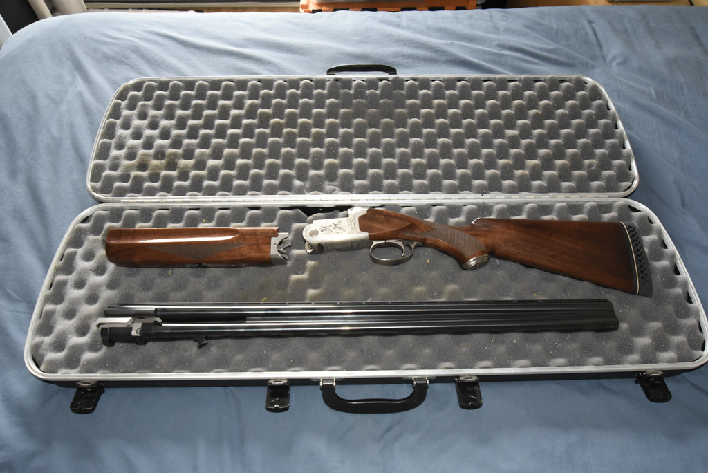 Photo of WINCHESTER 101 LIGHT FIELD,.12,CANON 28'',CHAMBRÉ 3'',AVEC ÉTUI RIGIDE PLUS TROIS CHOKES