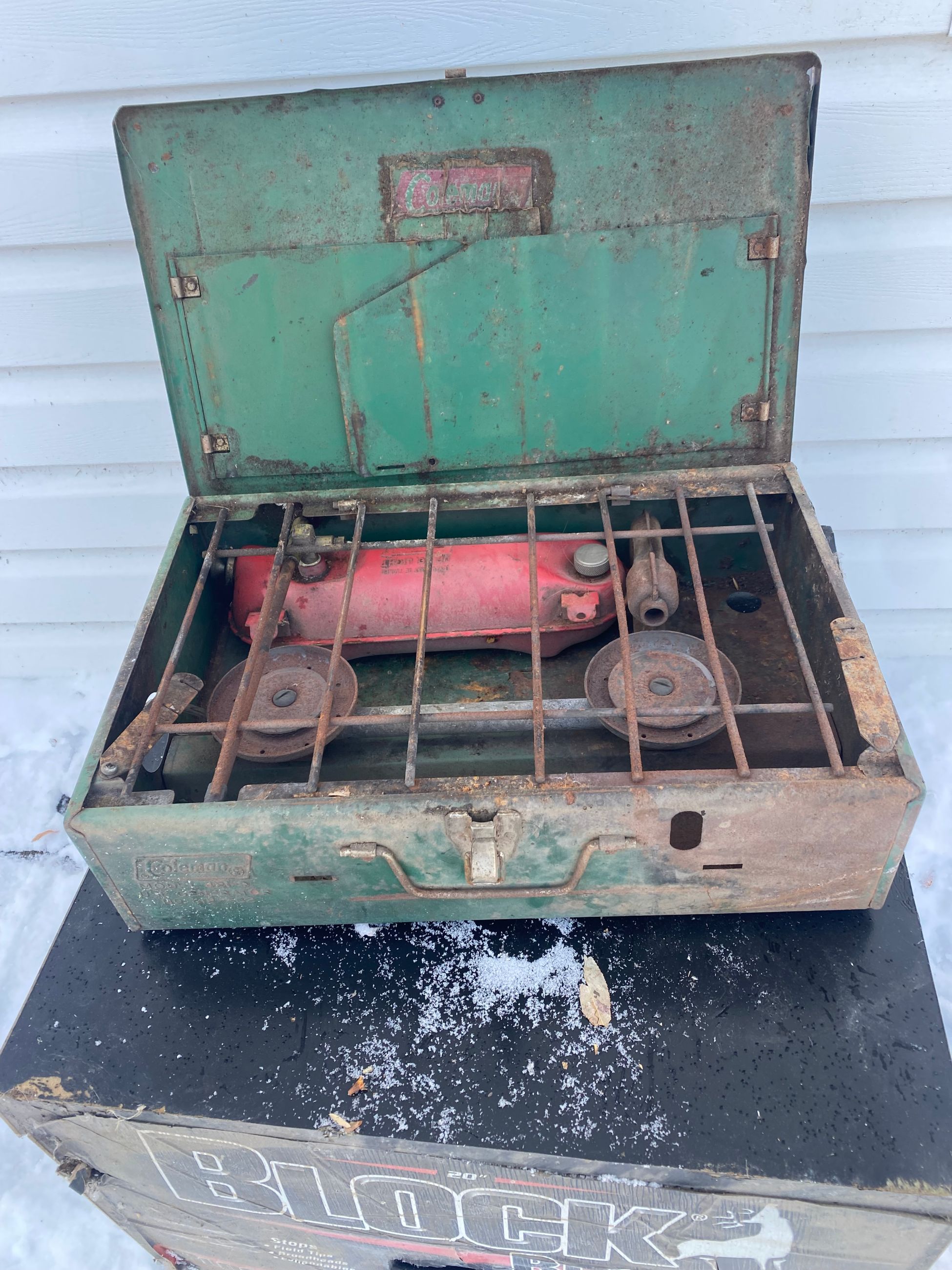 Photo of older 2 burner Colman stove