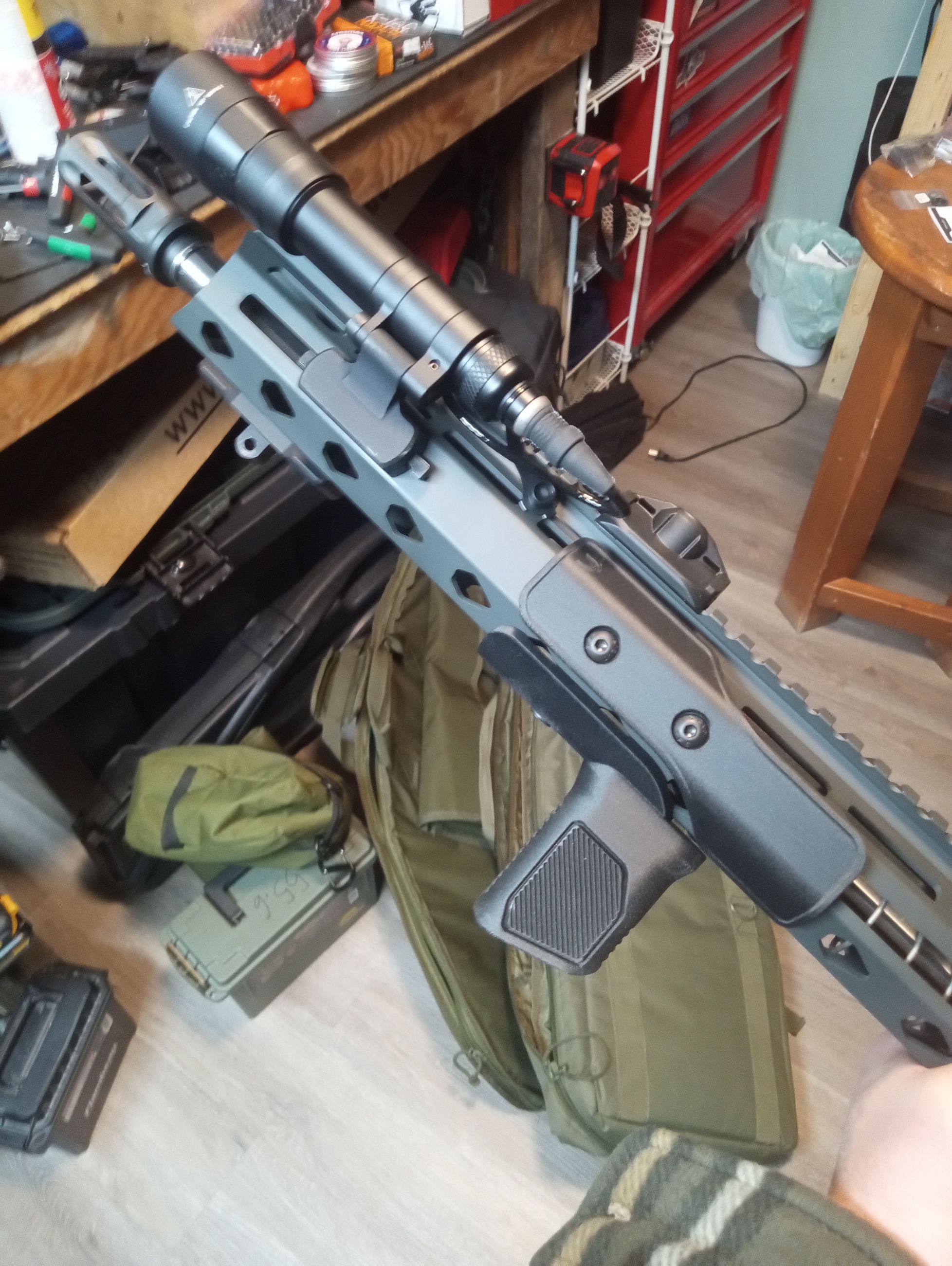 Photo of Taipan x Fox operator vertical grip 