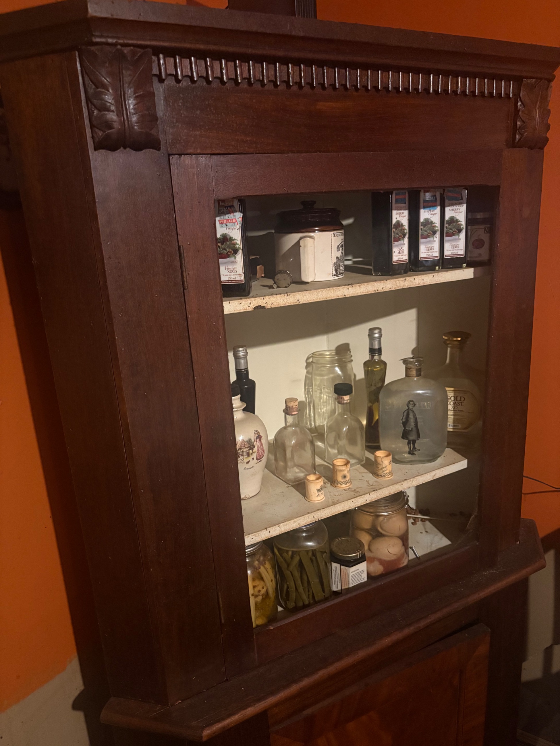 Photo of Corner hutch