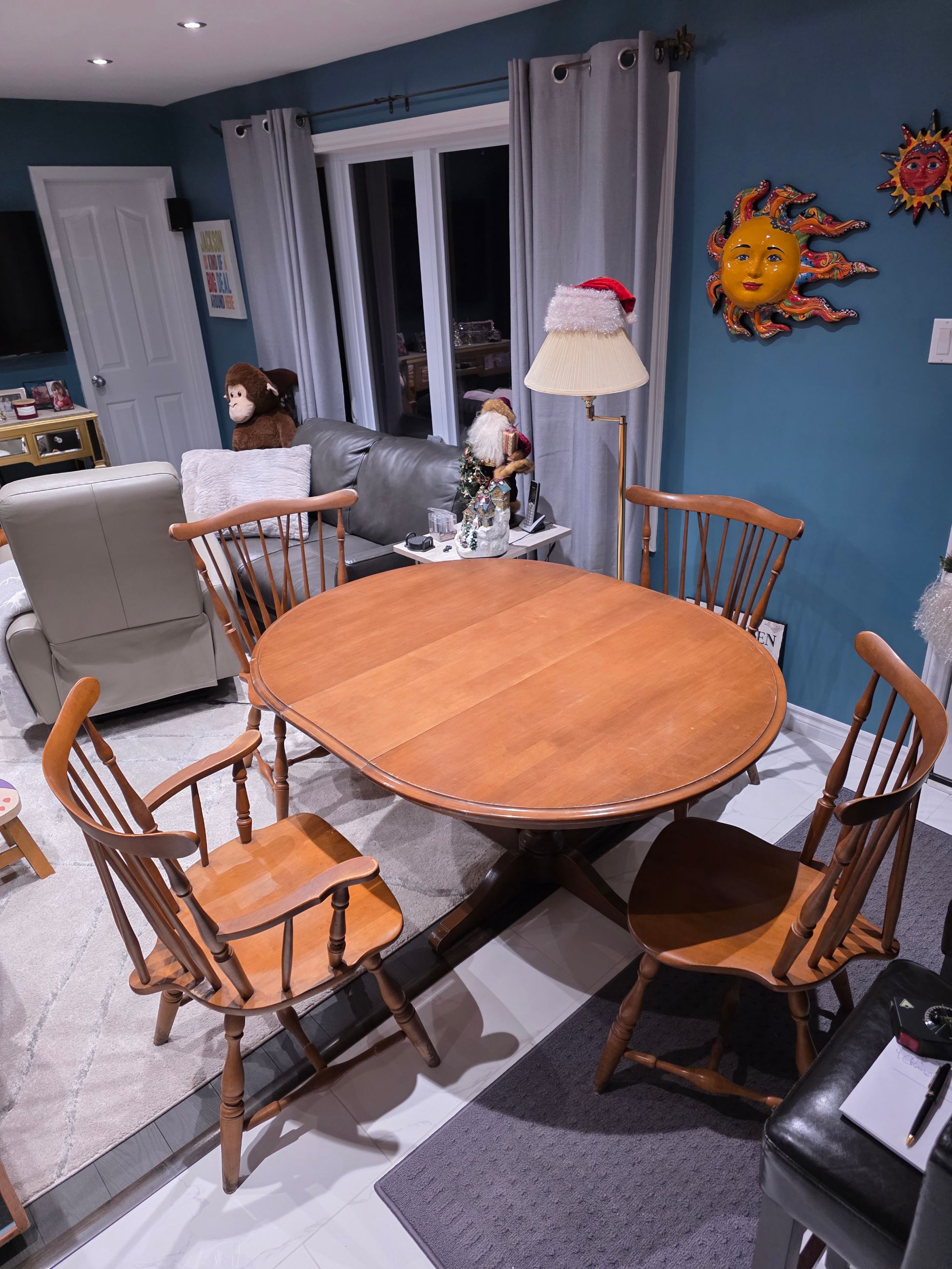 Photo of Dining Table and 4 chairs