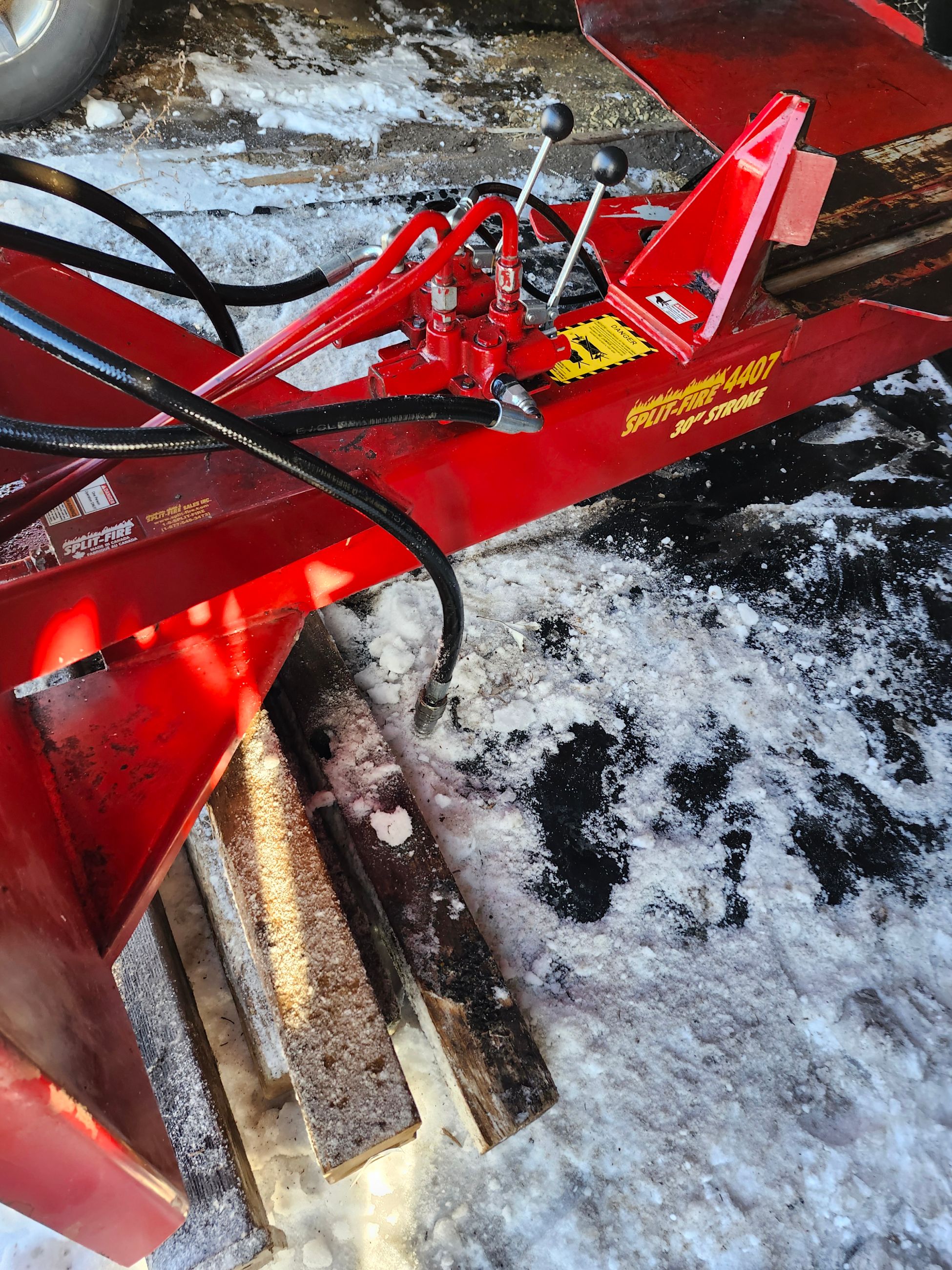 Photo of Like-New Split-Fire 4407 (32-Ton) – Complete Skid Steer Splitter Package for Sale