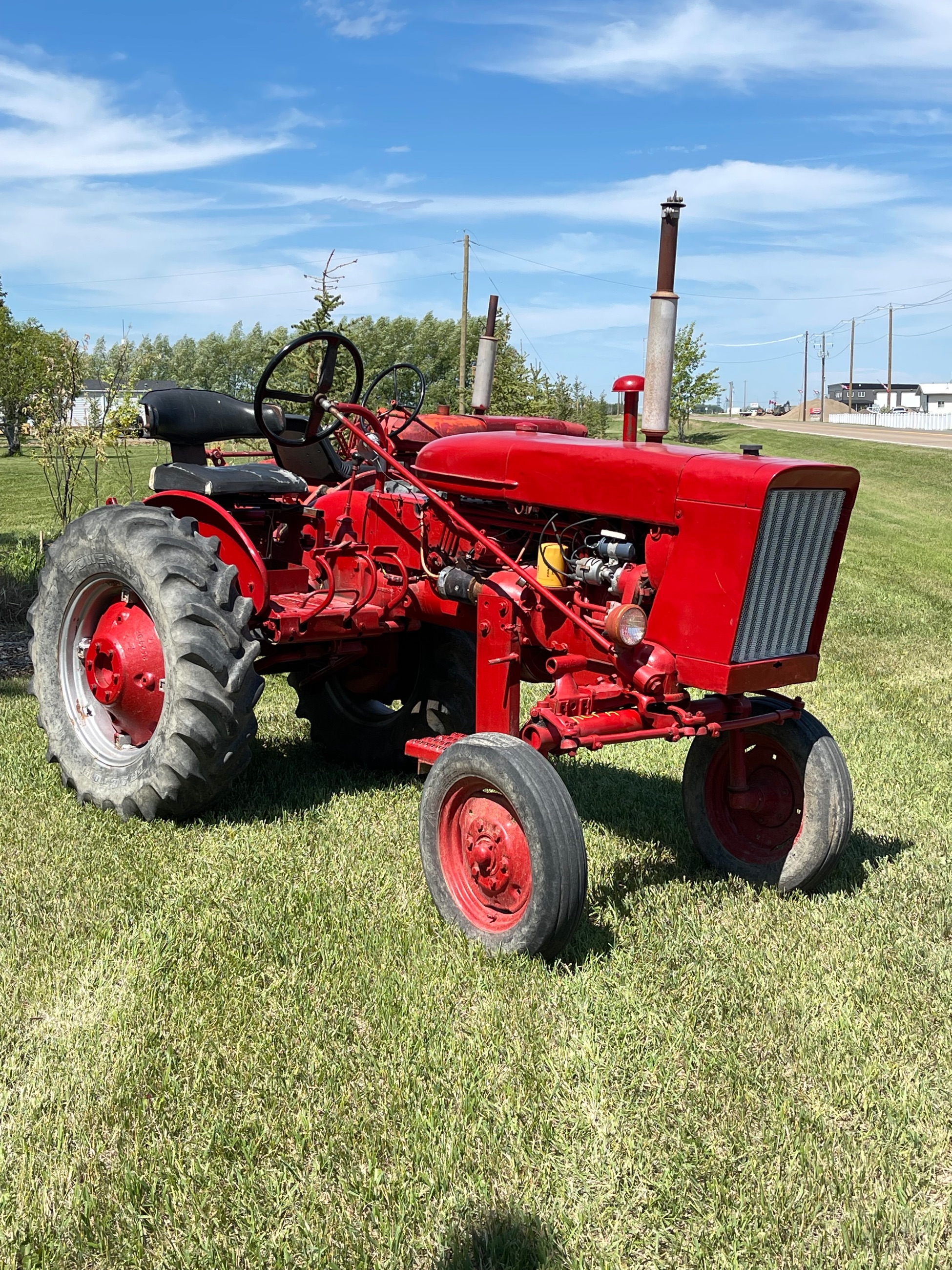 Photo of International 140;offset tractor