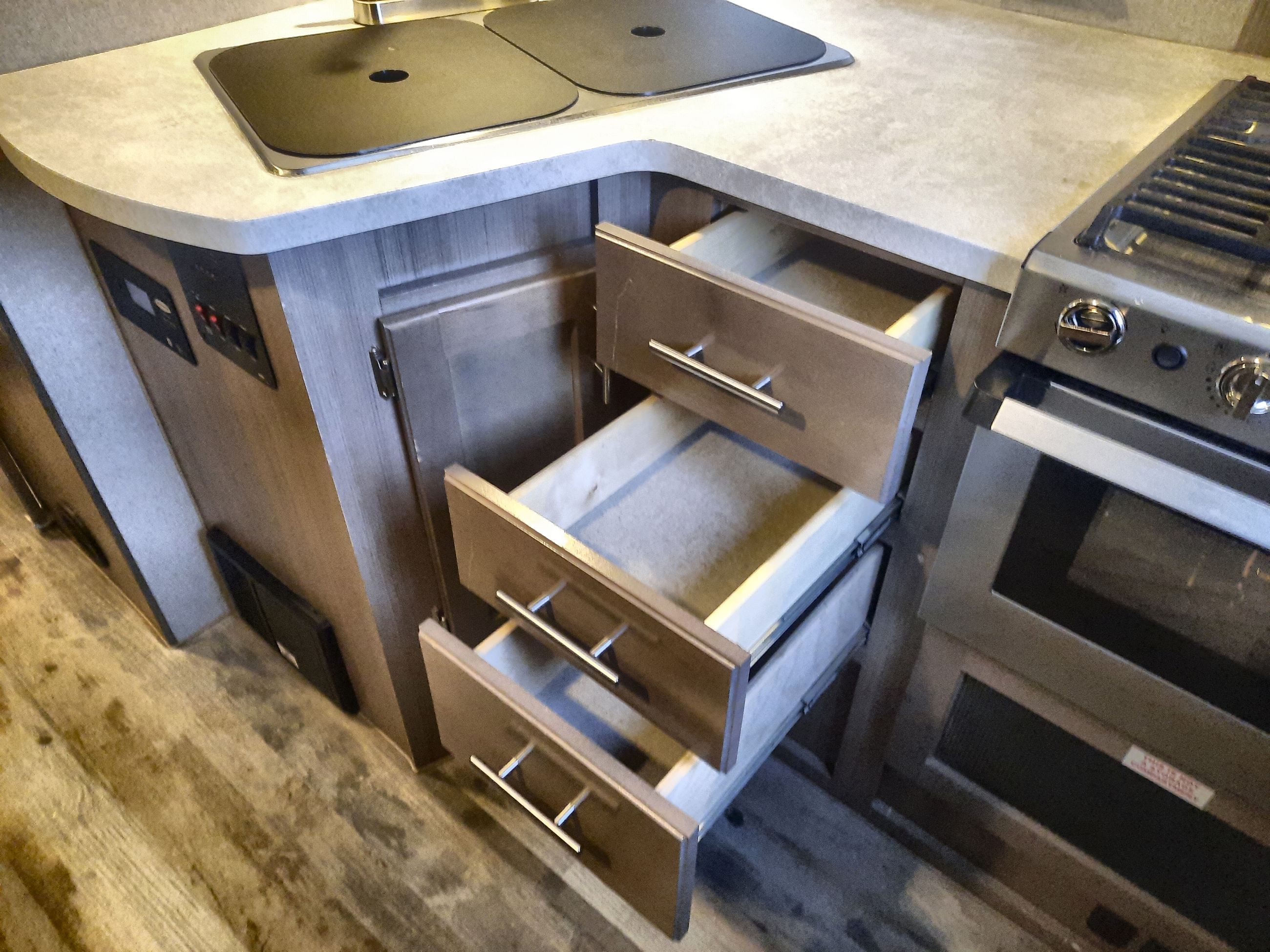 Photo of Used 2022 Adventurer Manufacturing Inc. Adventurer 910DB