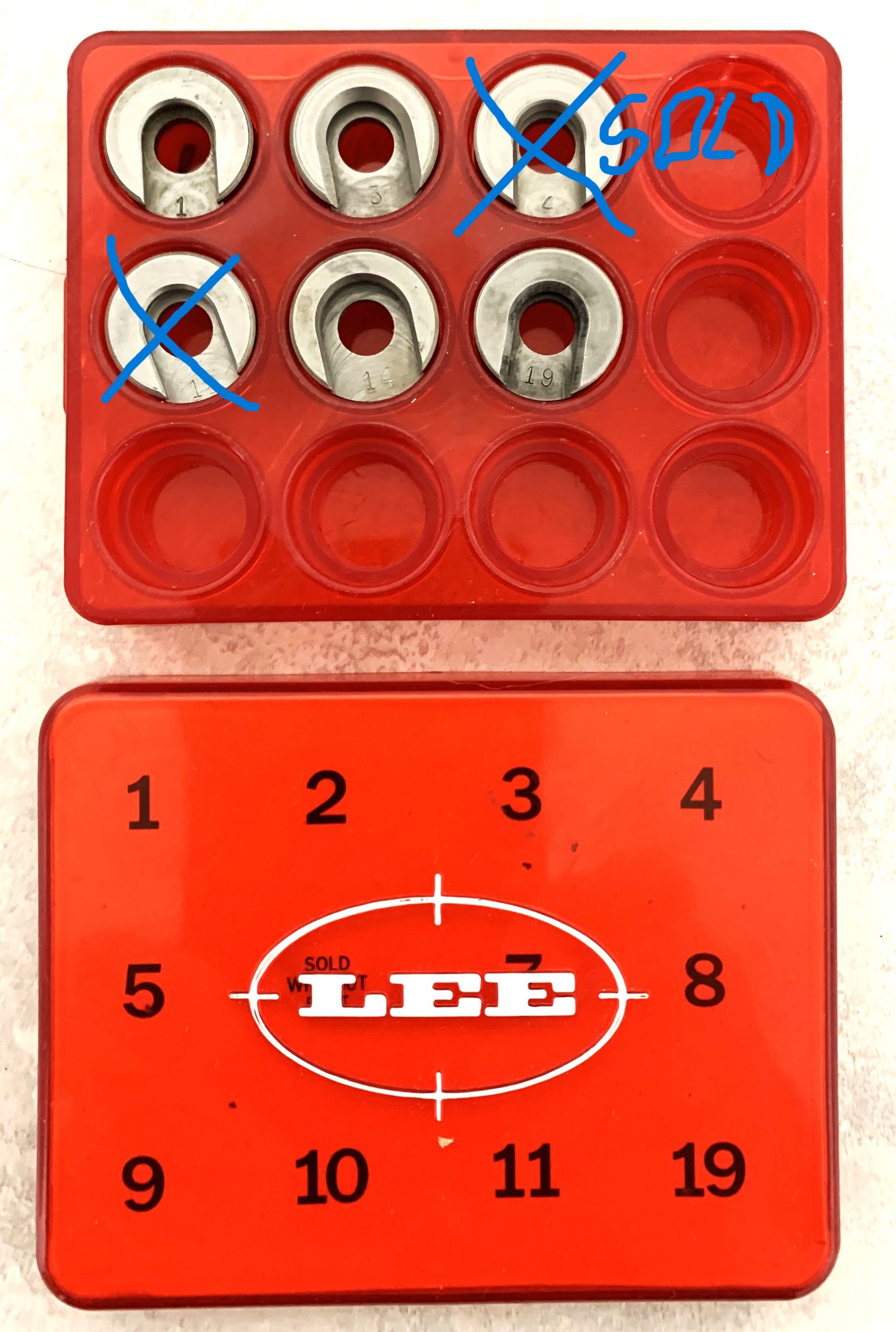 Photo of LEE SHELL HOLDERS AND CASE FOR HAND PRIMERS