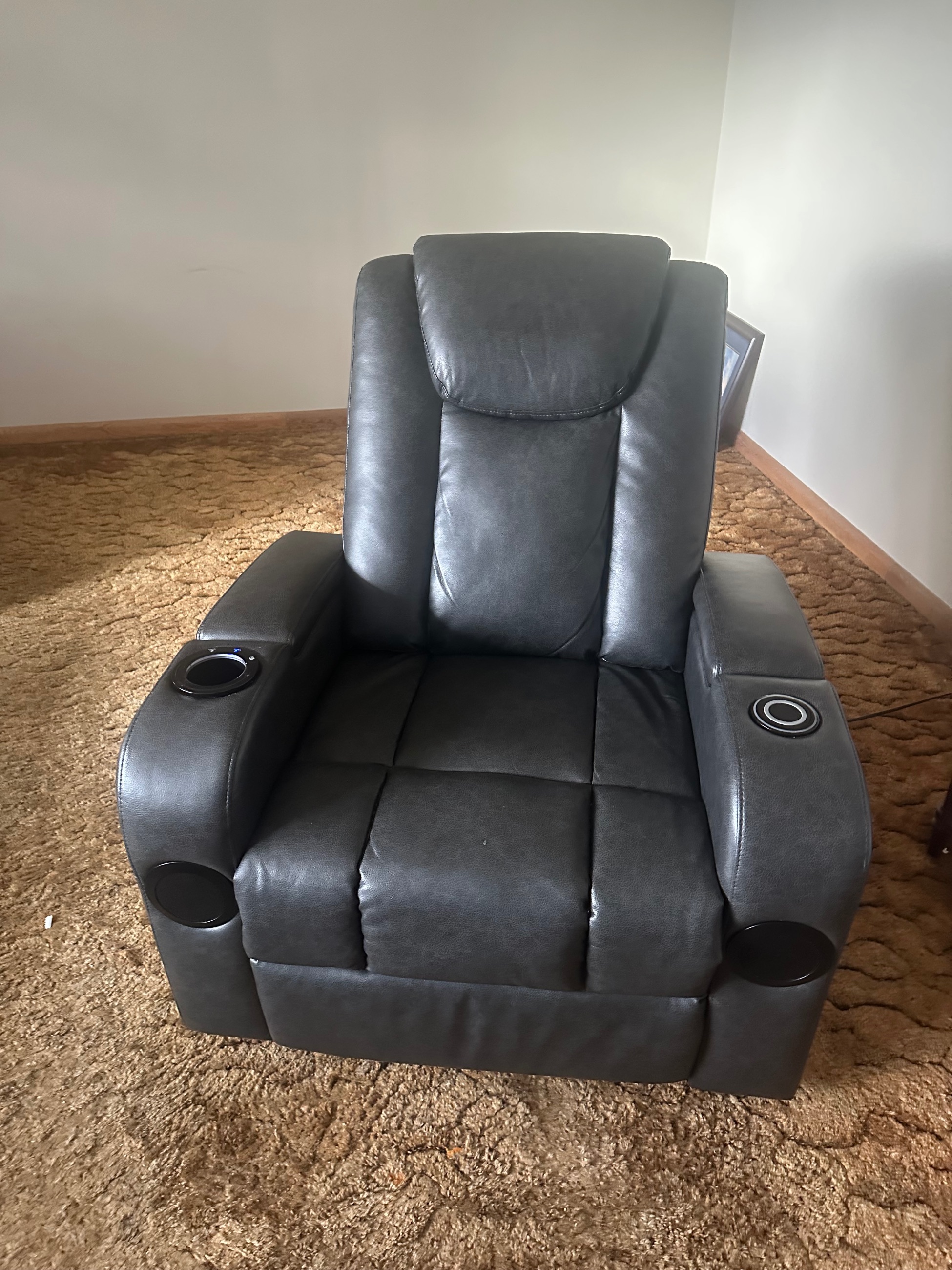 Photo of Leather lazy boy electric excellent condition 