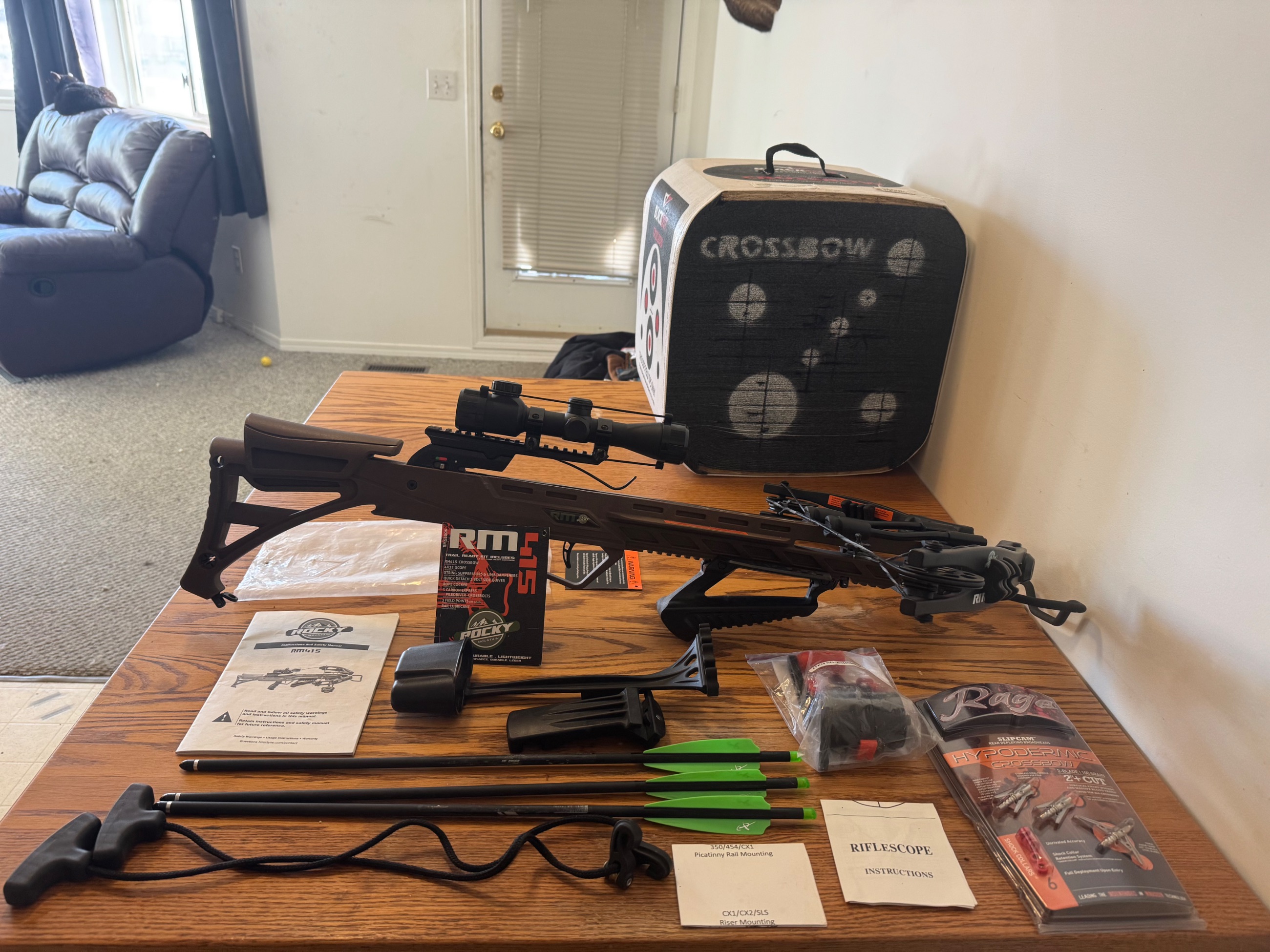 Photo of Crossbow New Rocky Mountain 415 and acessories