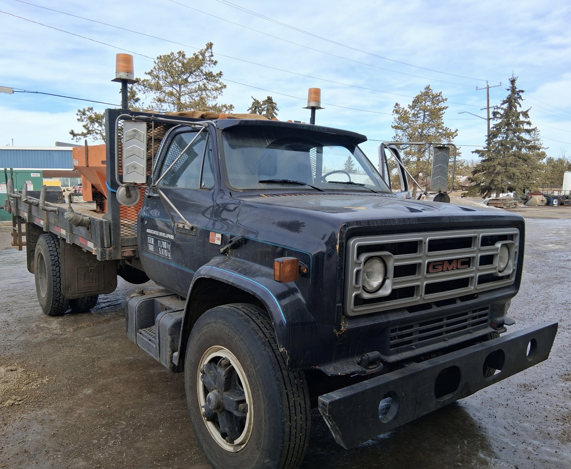 Photo of 1988 gmc sanding / water / deck truck