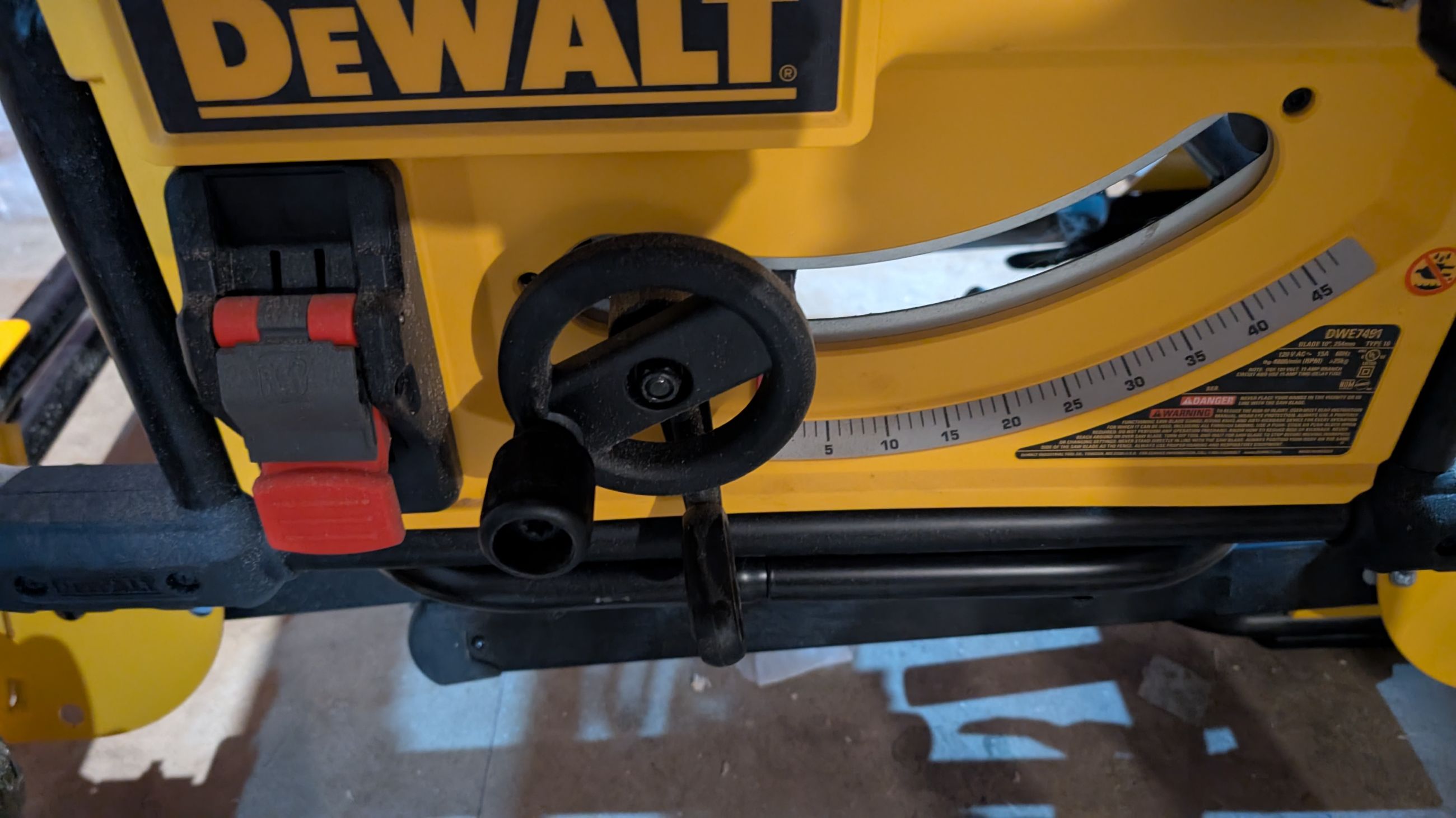 Photo of DeWalt table saw