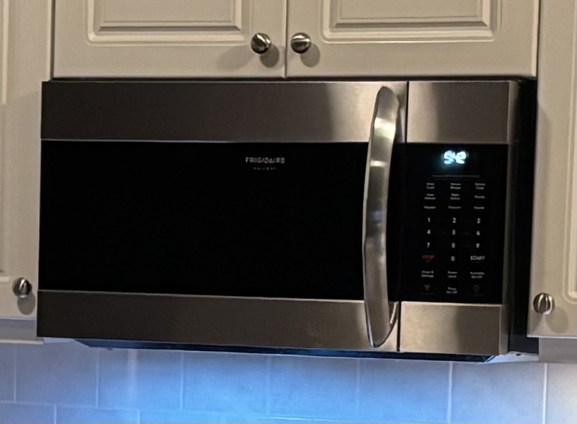 Photo of Fridgidaire Gallery Microwave 
