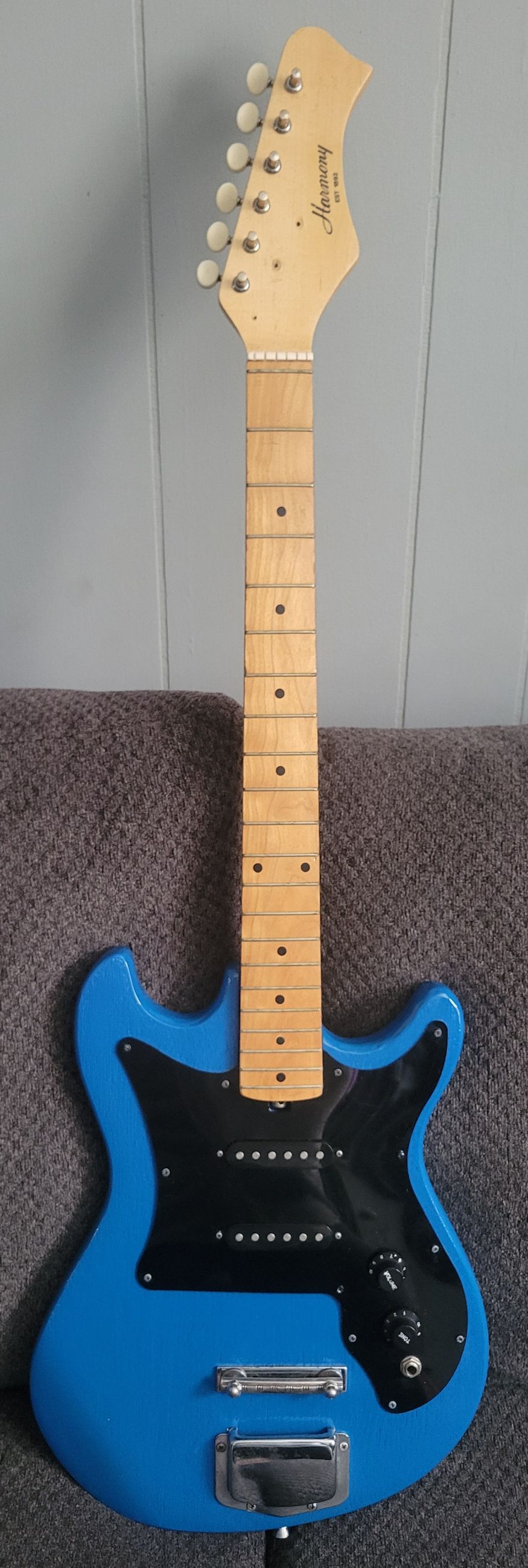 Photo of Harmony Electric Guitar (READ DESCRIPTION BEFORE CONTACTING)