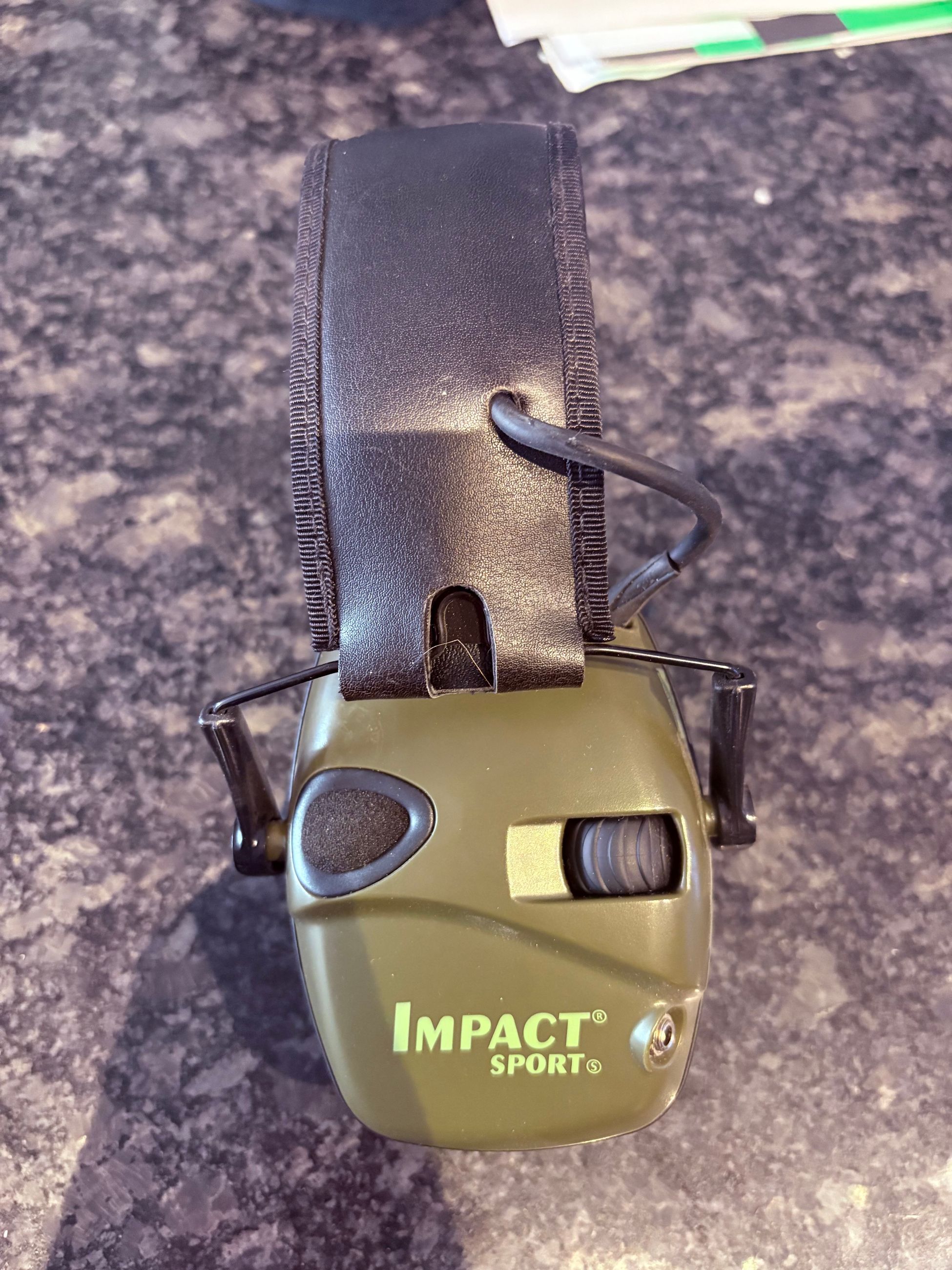 Photo of Howard Leight NR22 Earmuffs