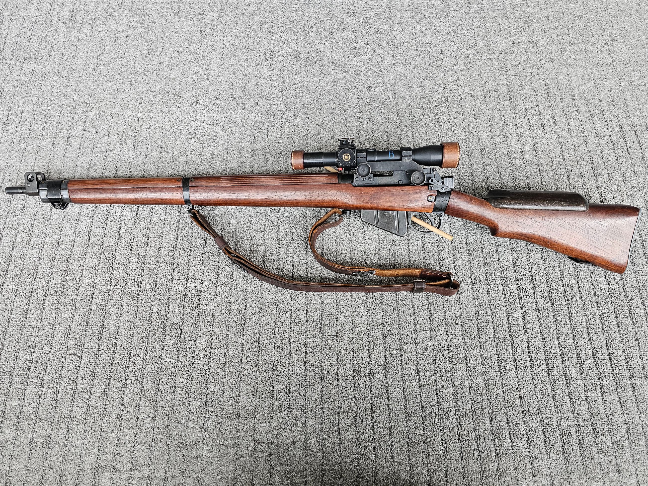 Photo of 1944 Lee-Enfield No. 4 Mk 1(T) Sniper w/ No. 32 3.5X Telescopic Sight & Transit Box - Matching rifle/telescope serial numbers